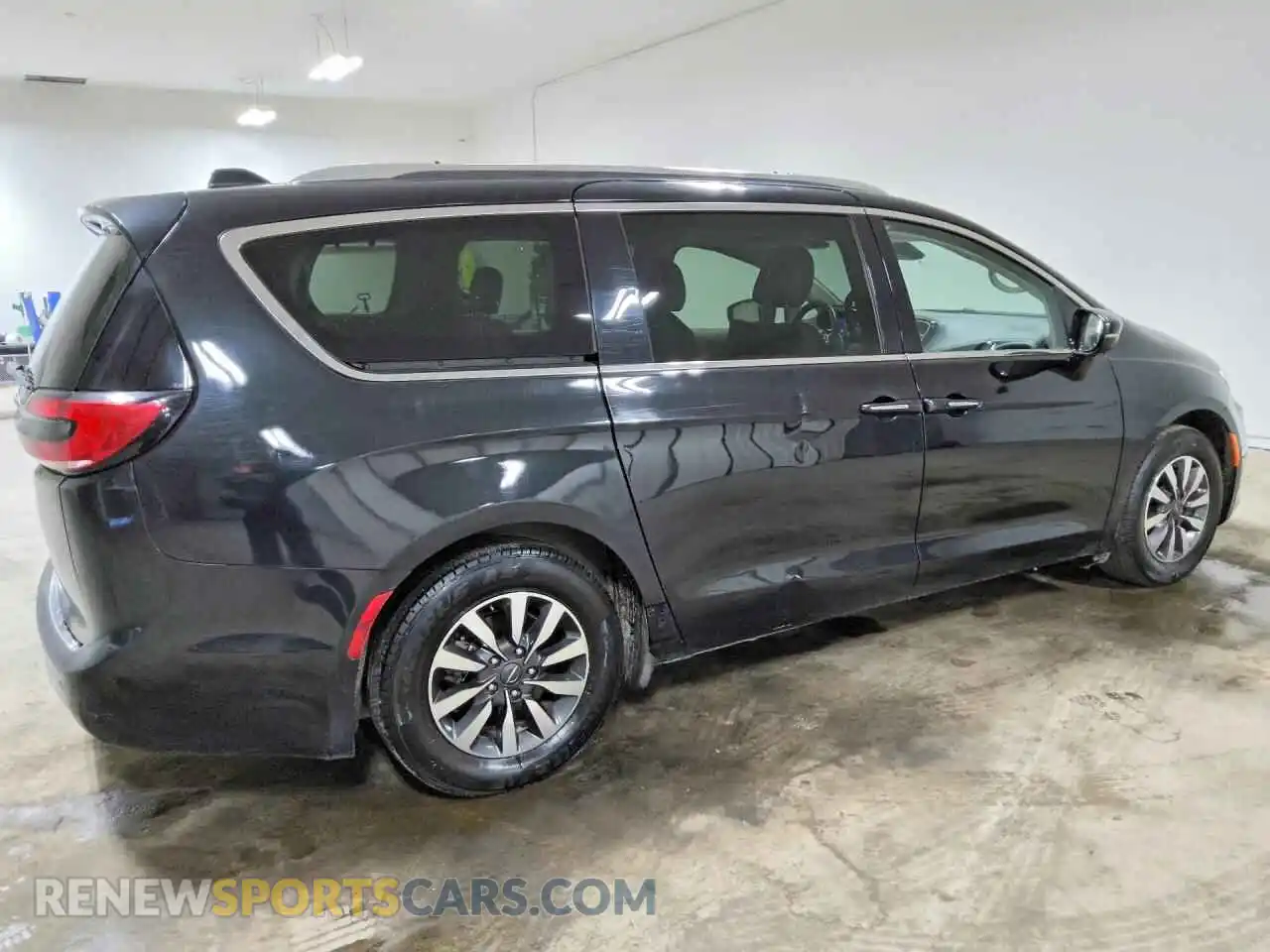 3 Фотография поврежденного автомобиля 2C4RC1BG8MR502930 CHRYSLER PACIFICA 2021