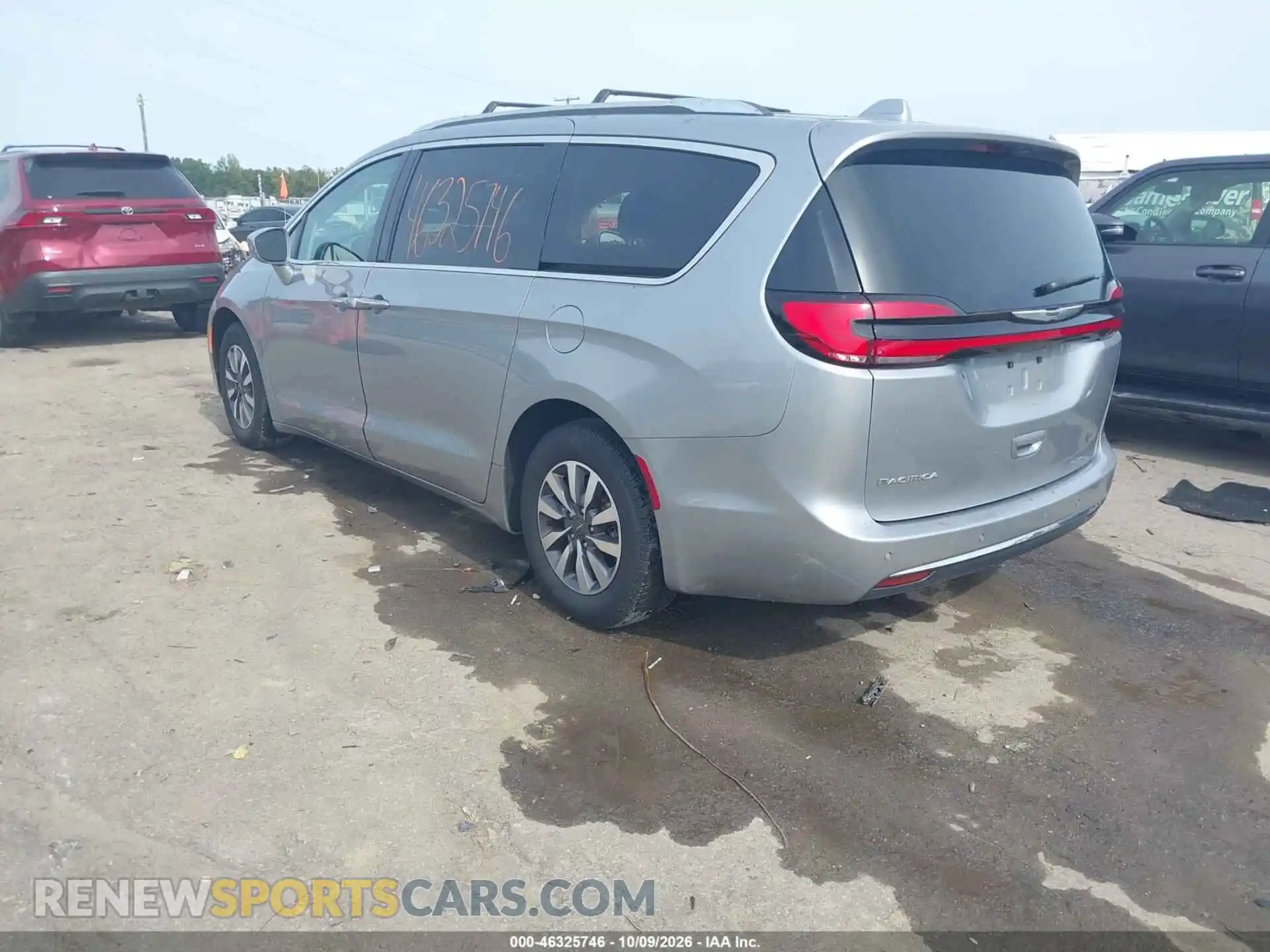 3 Photograph of a damaged car 2C4RC1BG8MR531781 CHRYSLER PACIFICA 2021