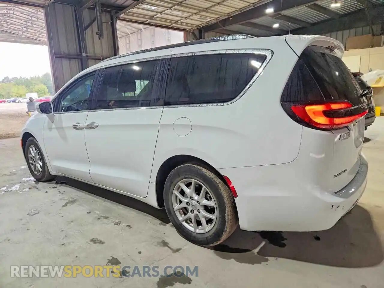 2 Photograph of a damaged car 2C4RC1BG8MR588997 CHRYSLER PACIFICA 2021