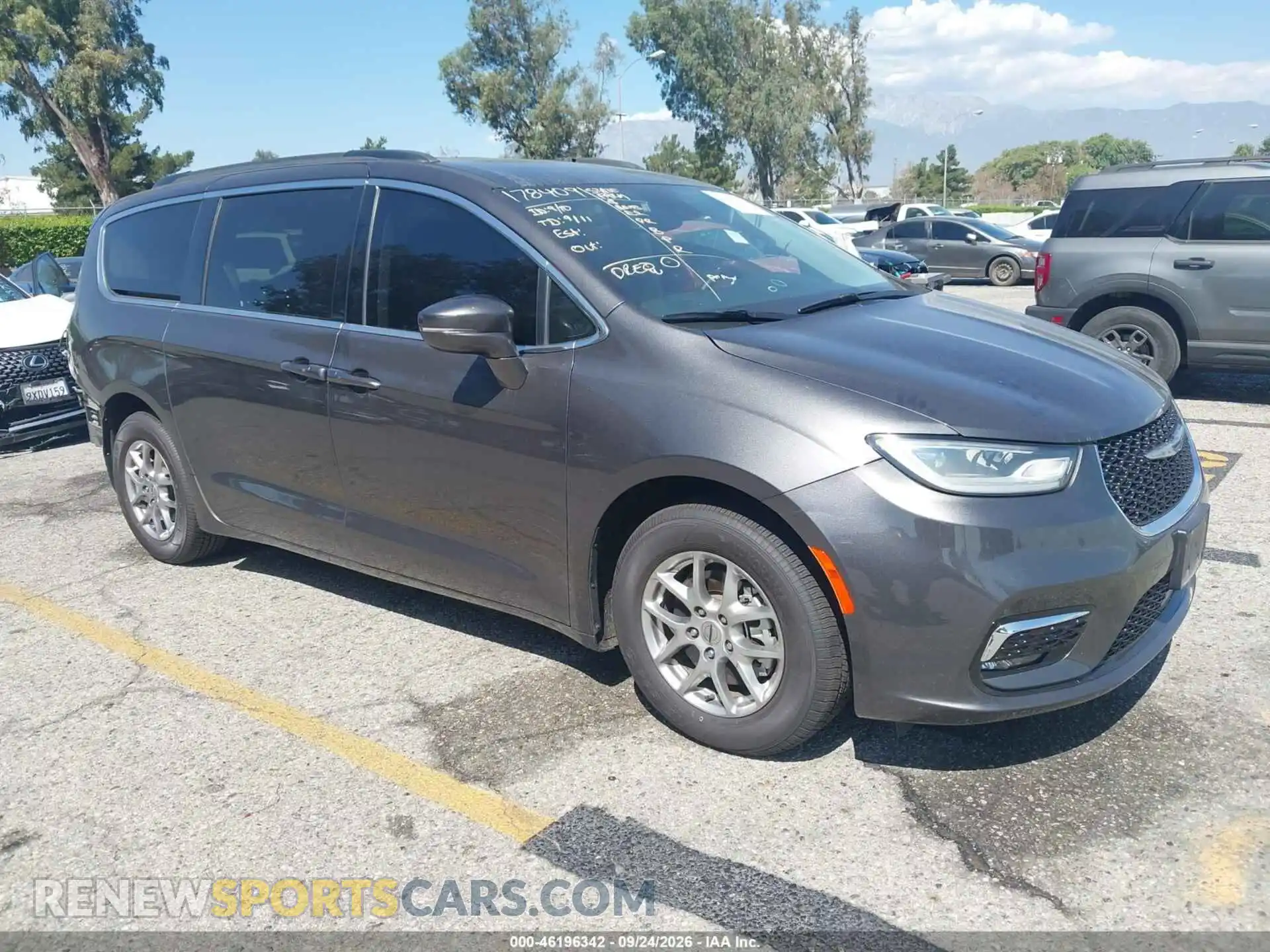 1 Photograph of a damaged car 2C4RC1FG7MR521544 CHRYSLER PACIFICA 2021