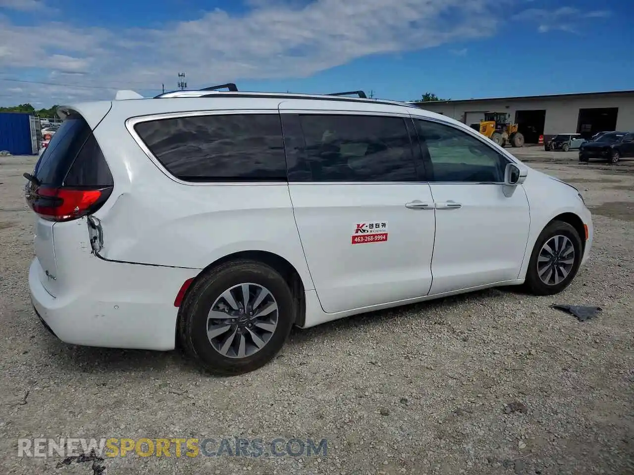 3 Photograph of a damaged car 2C4RC1L75MR587806 CHRYSLER PACIFICA 2021