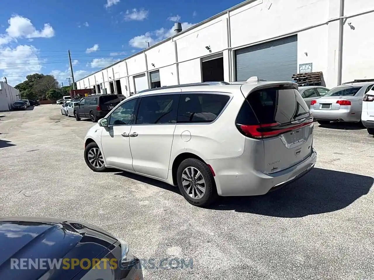 3 fotografías del automóvil dañado 2C4RC1L76MR590102 CHRYSLER PACIFICA 2021