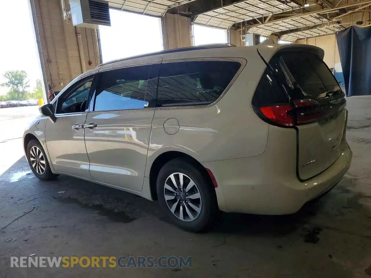 2 Photograph of a damaged car 2C4RC1L7XMR586988 CHRYSLER PACIFICA 2021