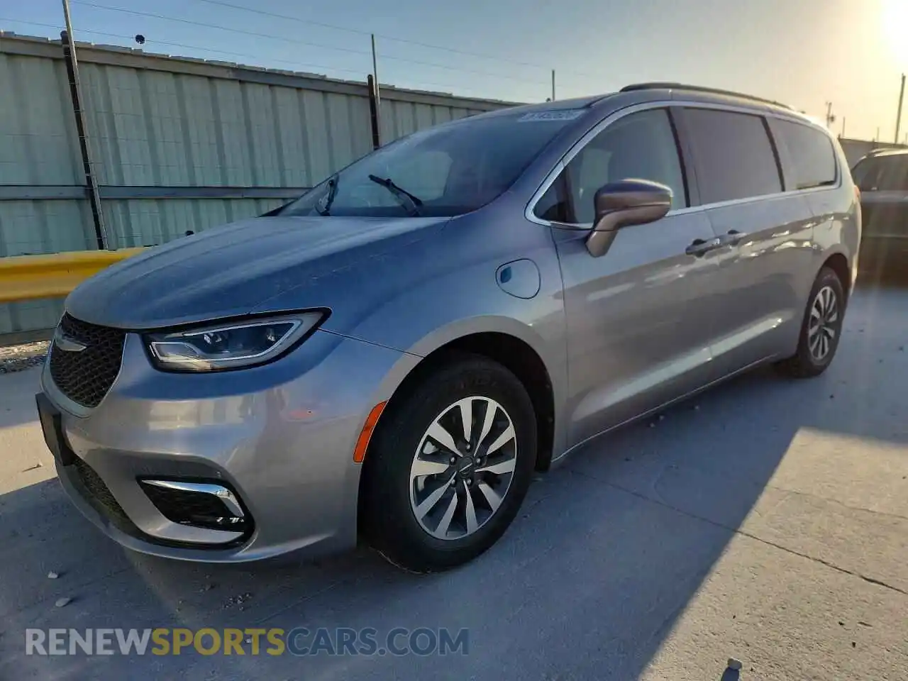 1 Photograph of a damaged car 2C4RC1R75MR585688 CHRYSLER PACIFICA 2021