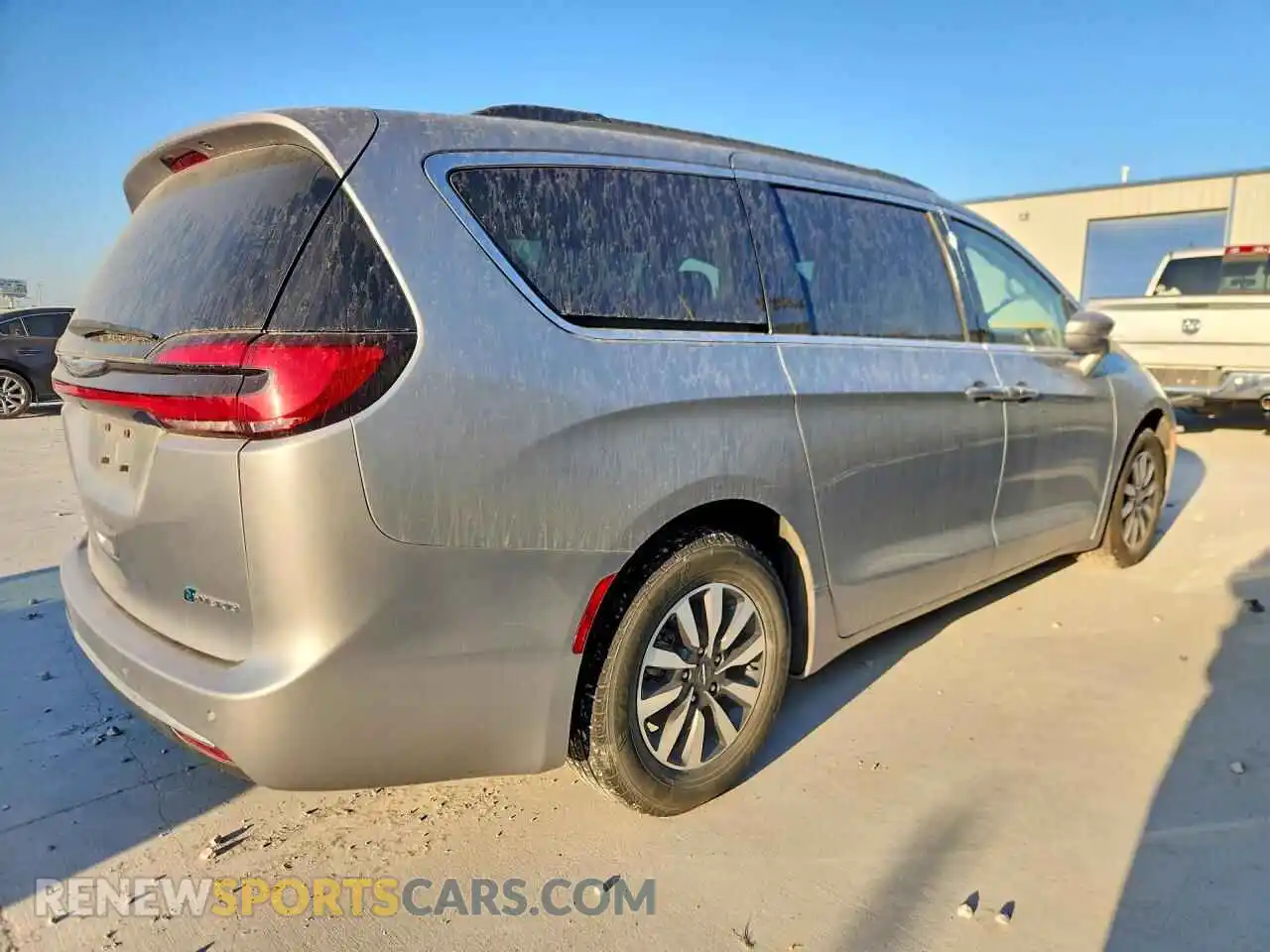 3 Photograph of a damaged car 2C4RC1R75MR585688 CHRYSLER PACIFICA 2021