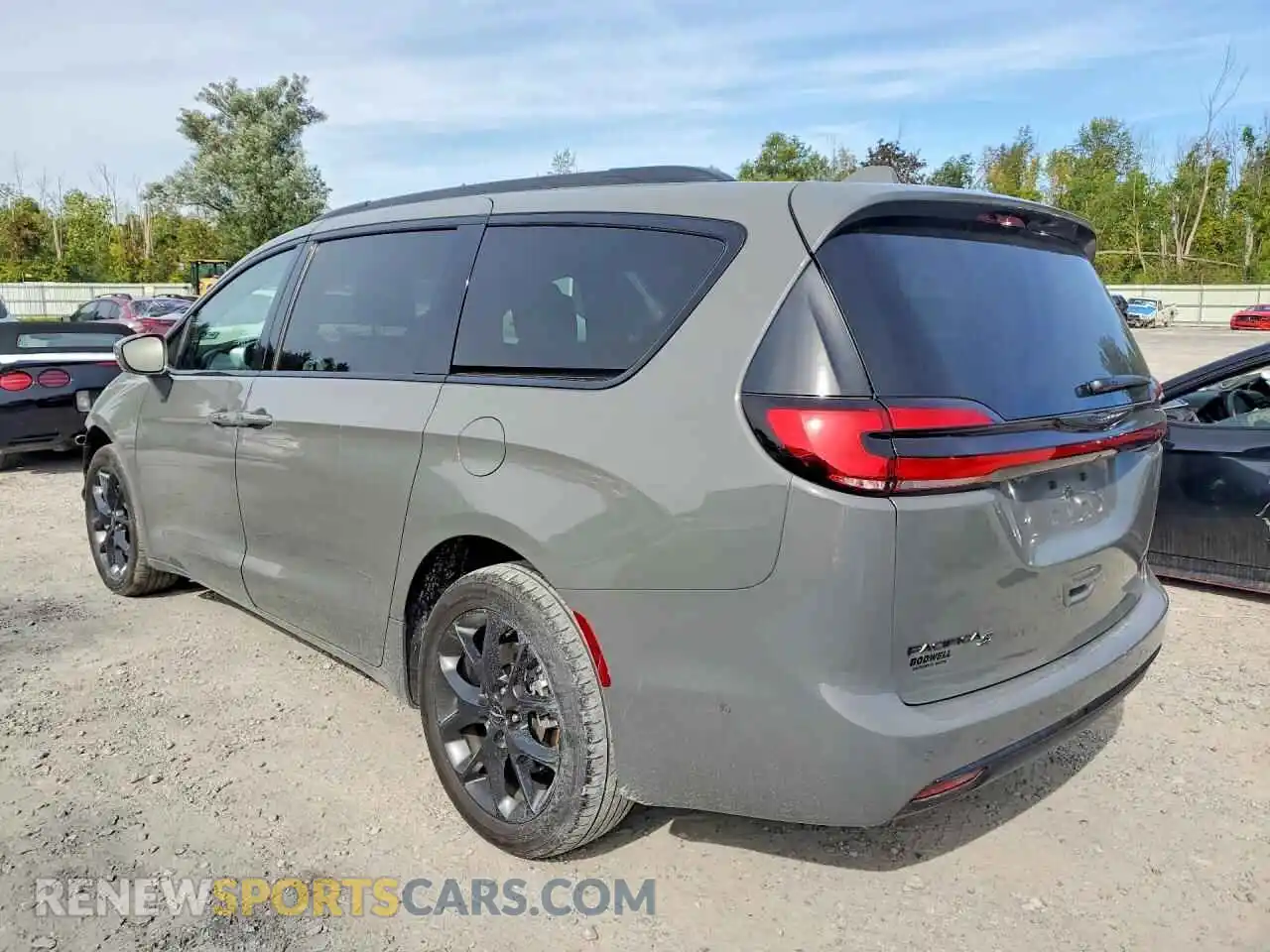 2 Фотография поврежденного автомобиля 2C4RC3BG1MR564763 CHRYSLER PACIFICA 2021