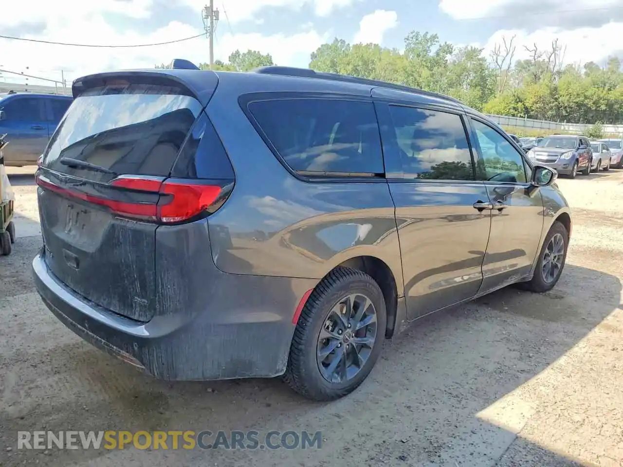 3 Photograph of a damaged car 2C4RC3BG8MR523272 CHRYSLER PACIFICA 2021