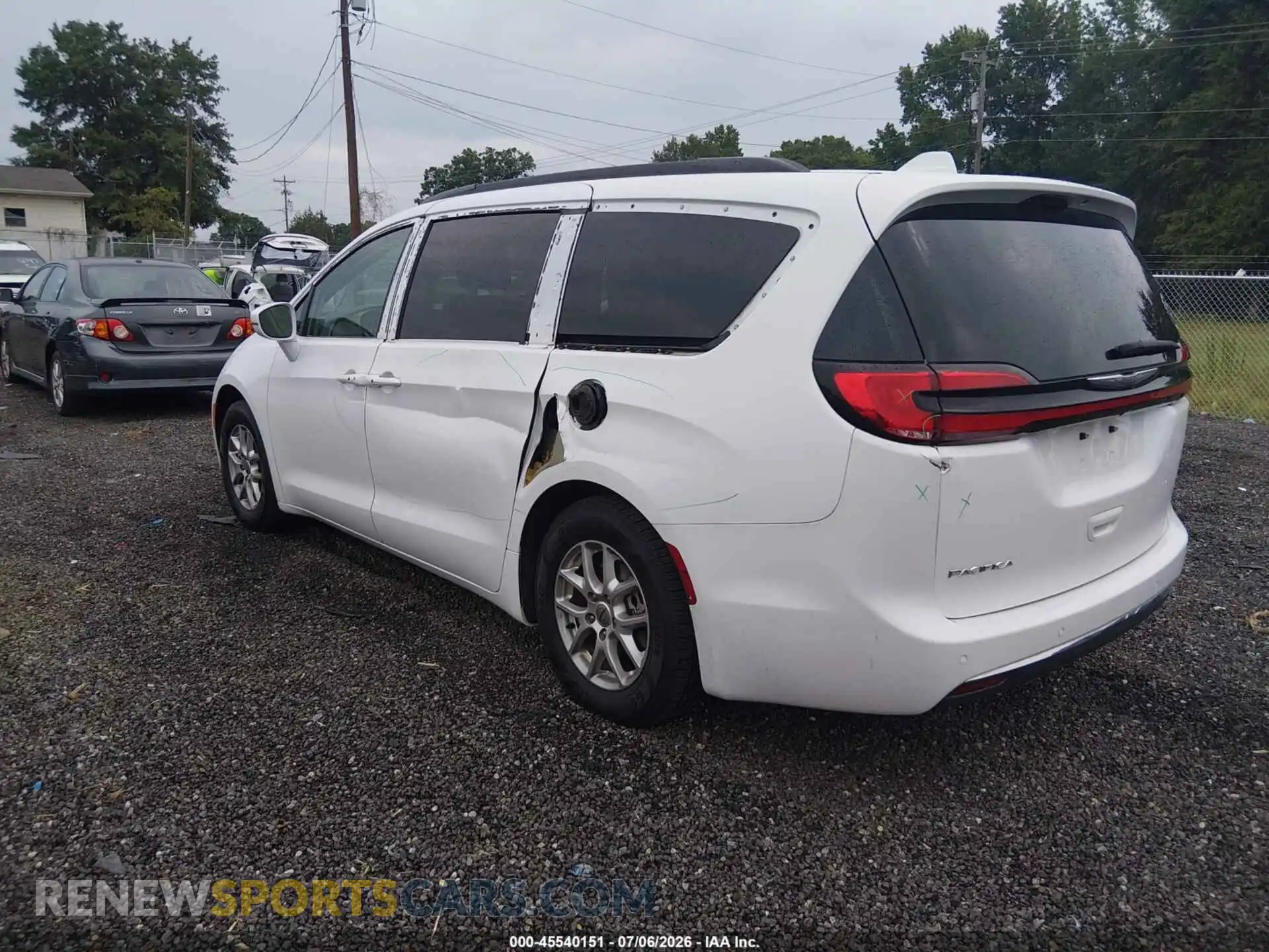 3 Photograph of a damaged car 2C4RC1BG0NR125558 CHRYSLER PACIFICA 2022