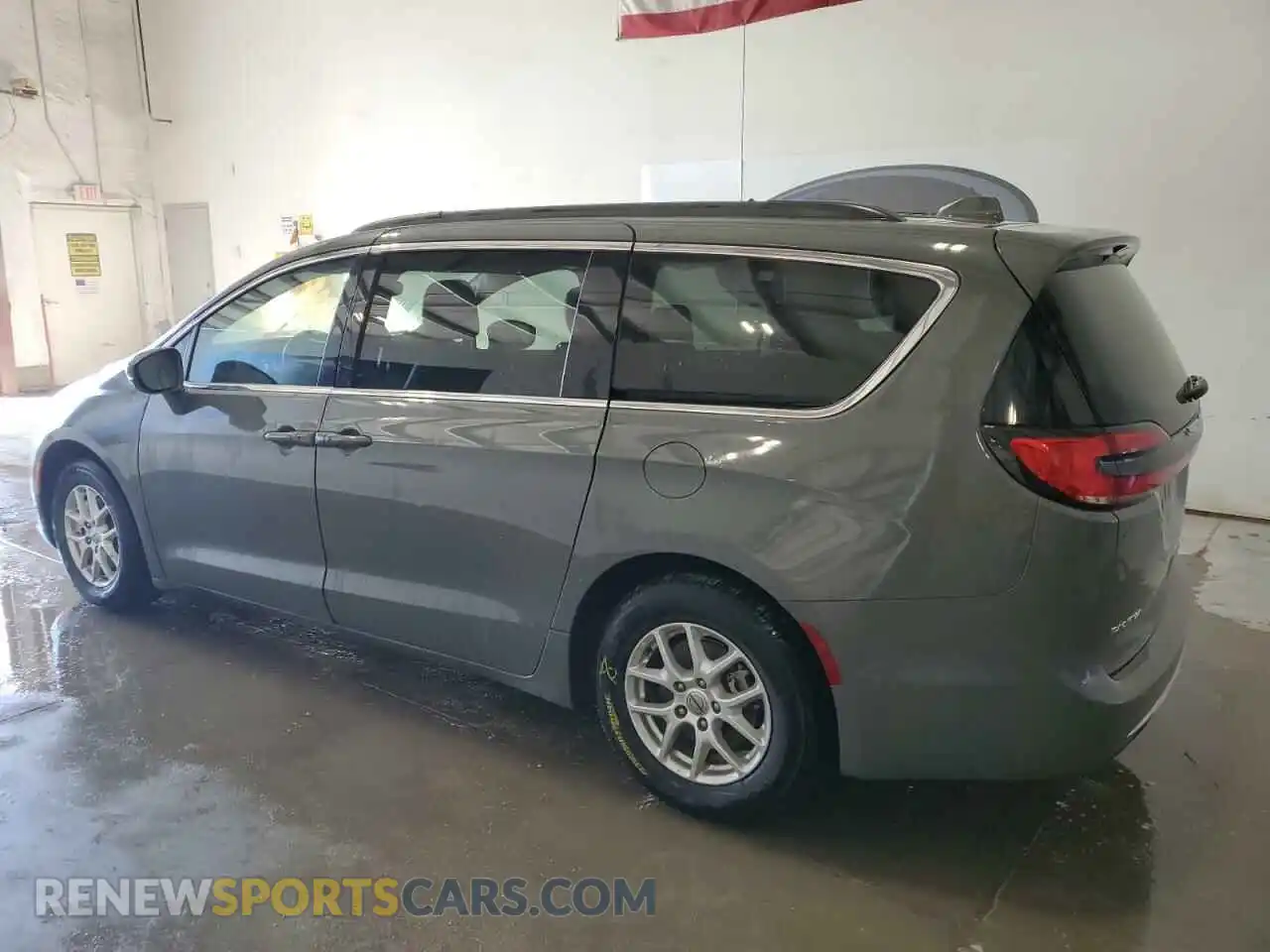 2 Photograph of a damaged car 2C4RC1BG0NR133045 CHRYSLER PACIFICA 2022