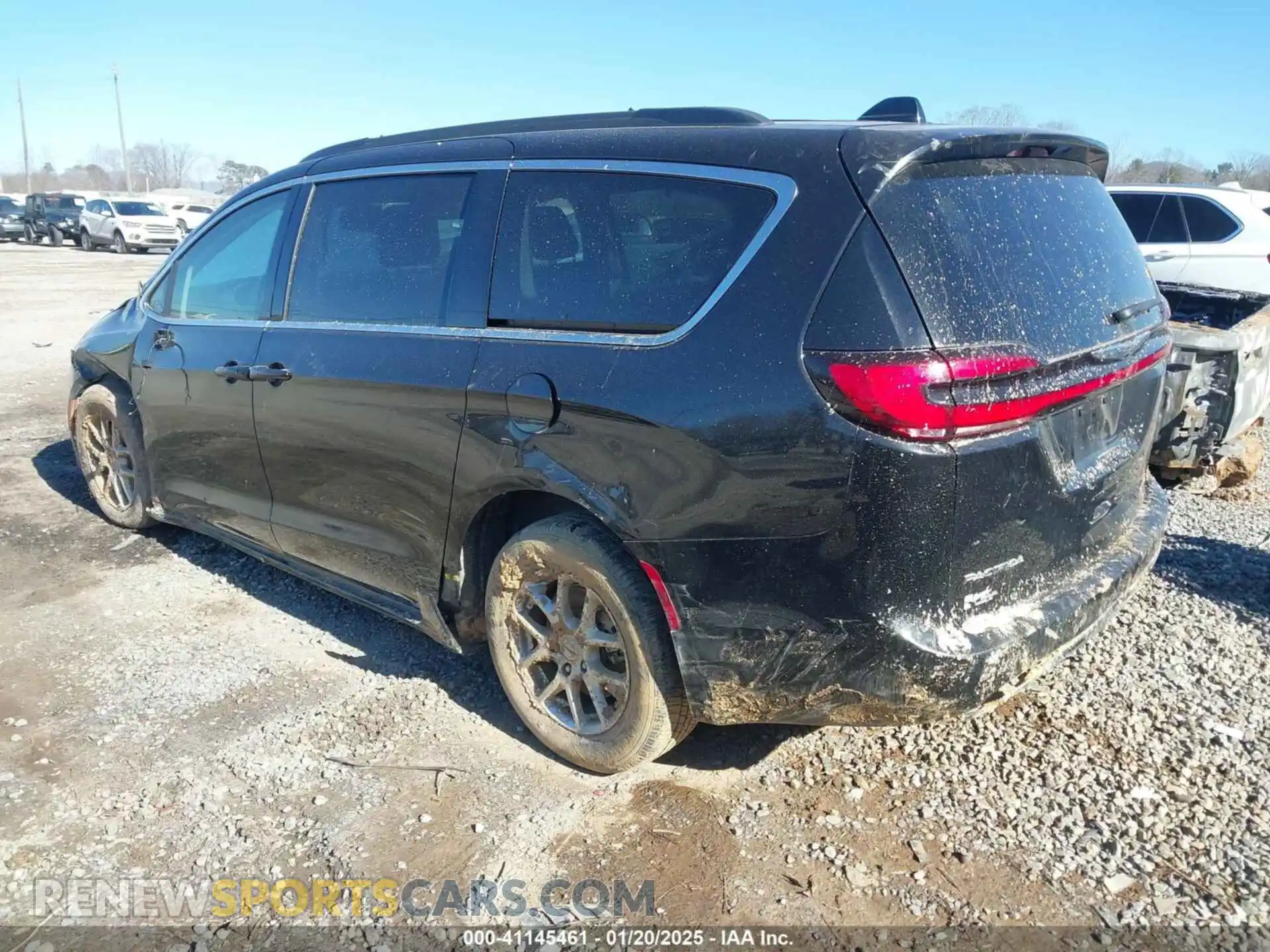 3 Photograph of a damaged car 2C4RC1BG0NR162464 CHRYSLER PACIFICA 2022