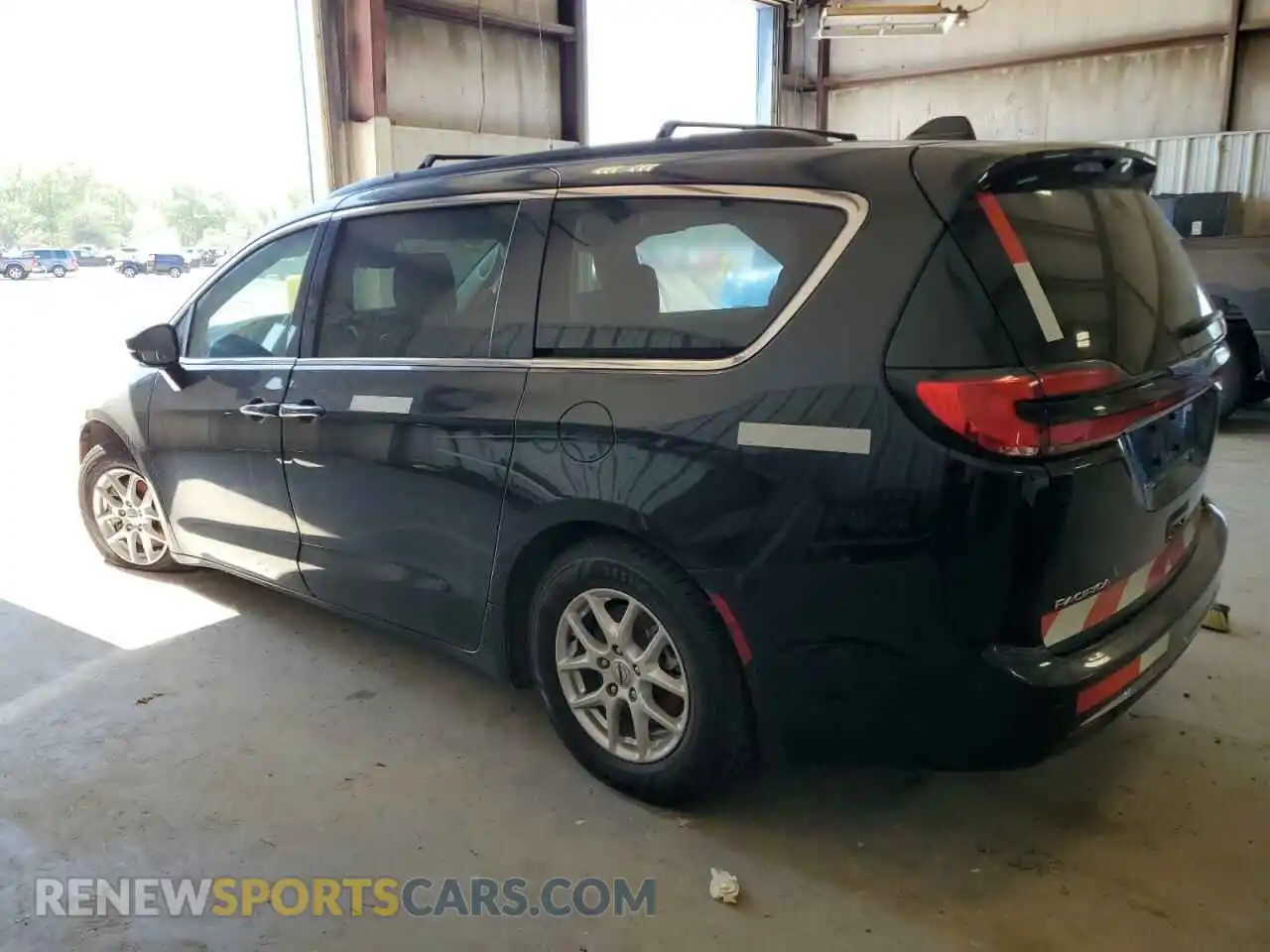 2 Photograph of a damaged car 2C4RC1BG0NR190345 CHRYSLER PACIFICA 2022