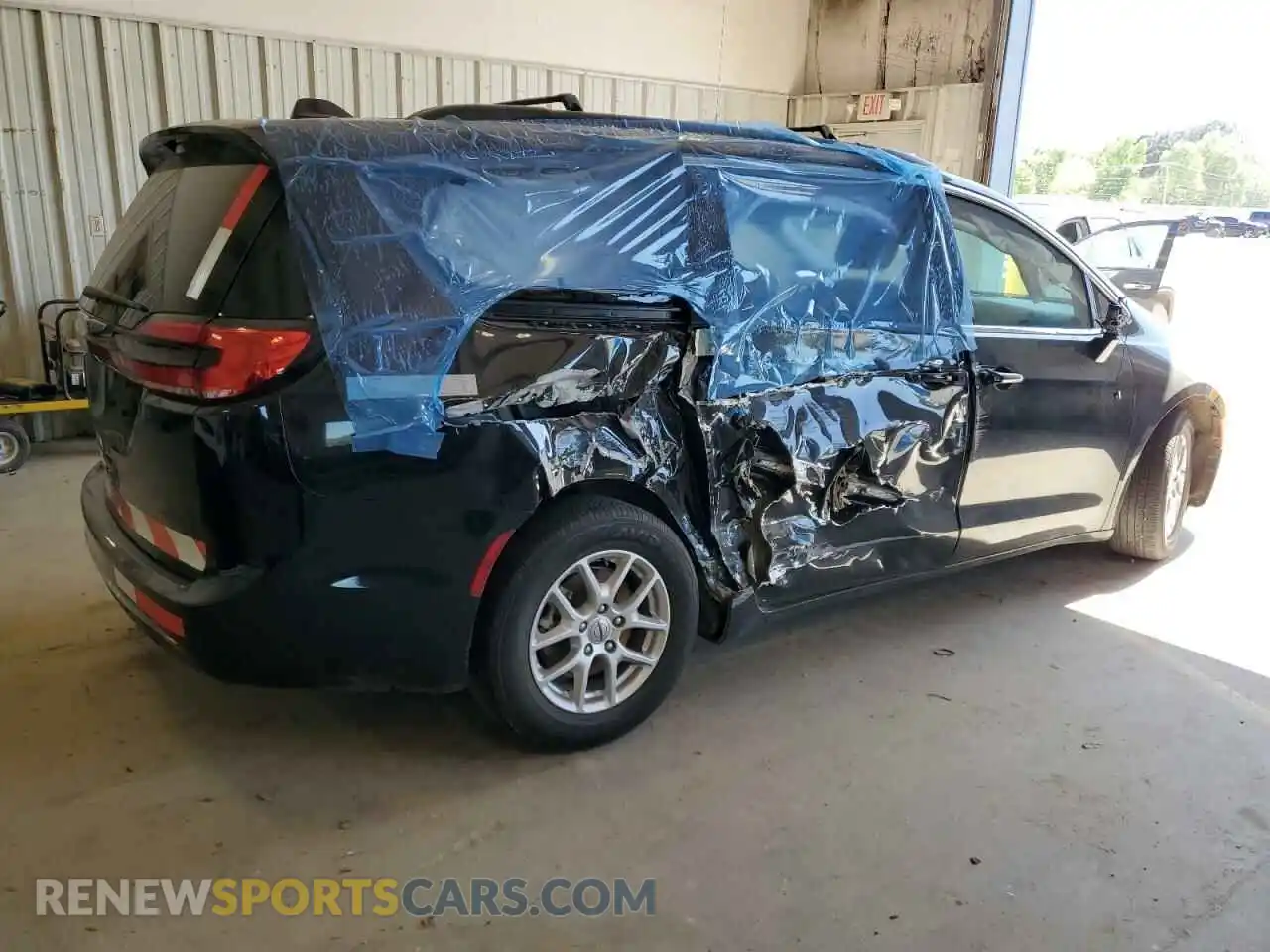 3 Photograph of a damaged car 2C4RC1BG0NR190345 CHRYSLER PACIFICA 2022
