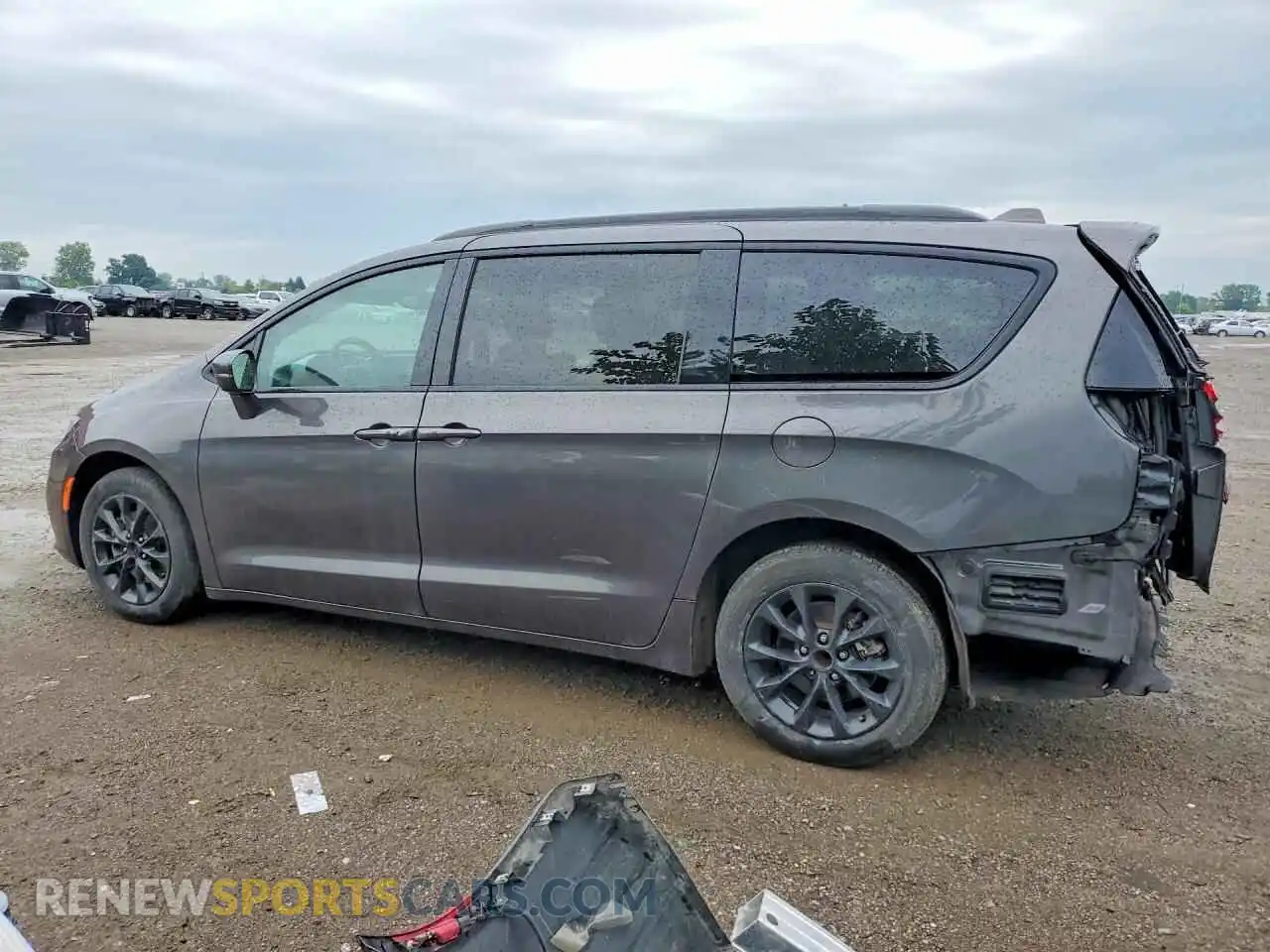 2 Photograph of a damaged car 2C4RC1BG1NR108722 CHRYSLER PACIFICA 2022