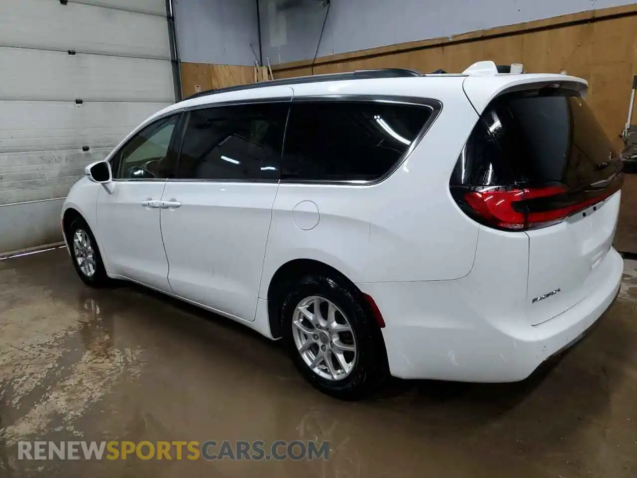 2 Photograph of a damaged car 2C4RC1BG1NR115234 CHRYSLER PACIFICA 2022