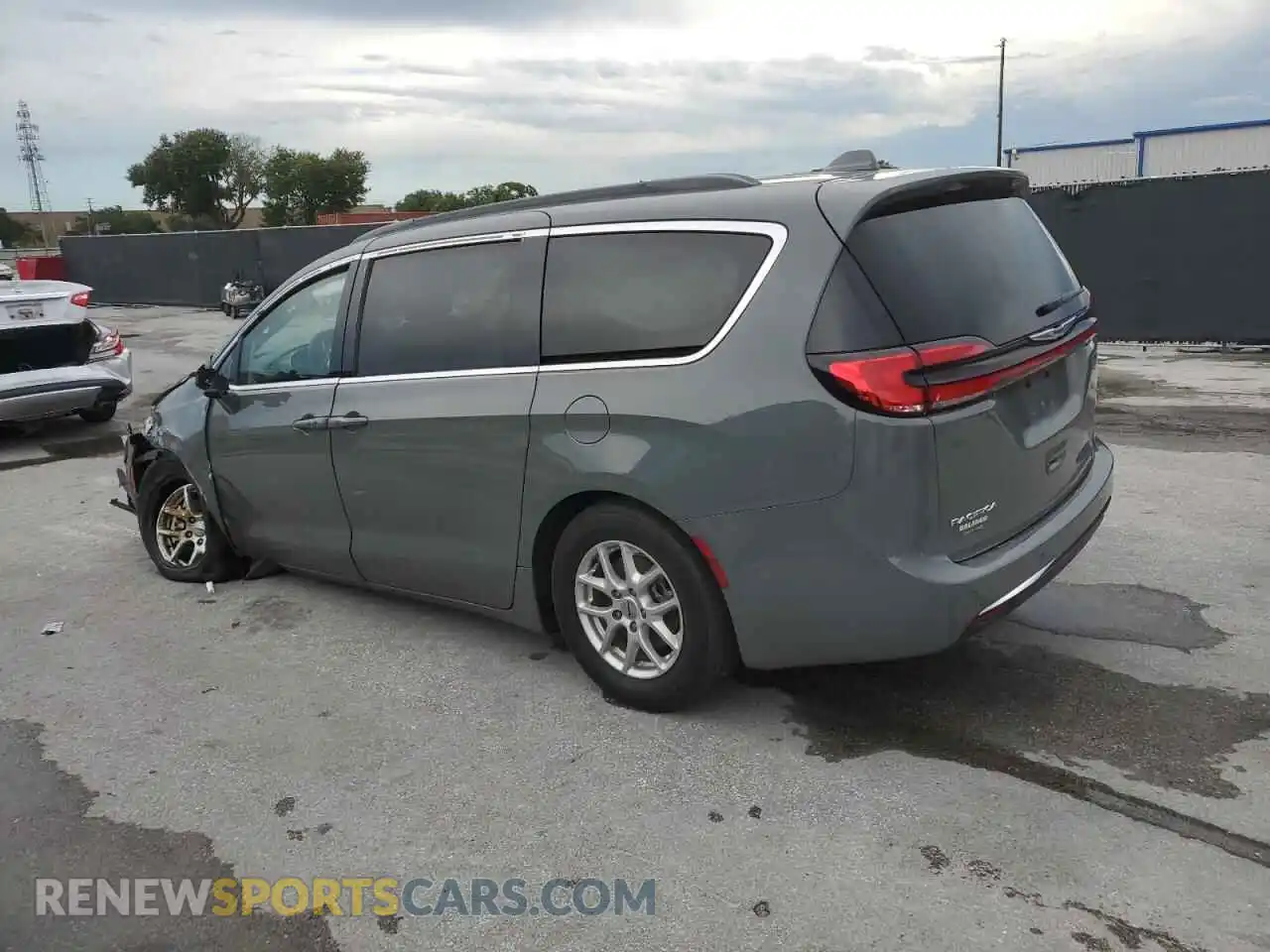 2 Photograph of a damaged car 2C4RC1BG1NR115976 CHRYSLER PACIFICA 2022