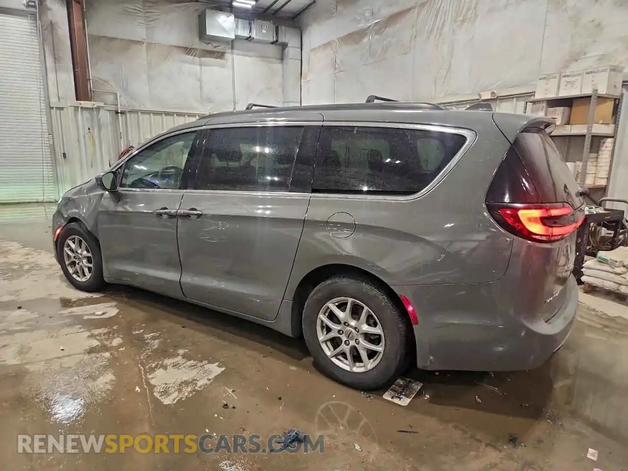 2 Photograph of a damaged car 2C4RC1BG1NR136407 CHRYSLER PACIFICA 2022