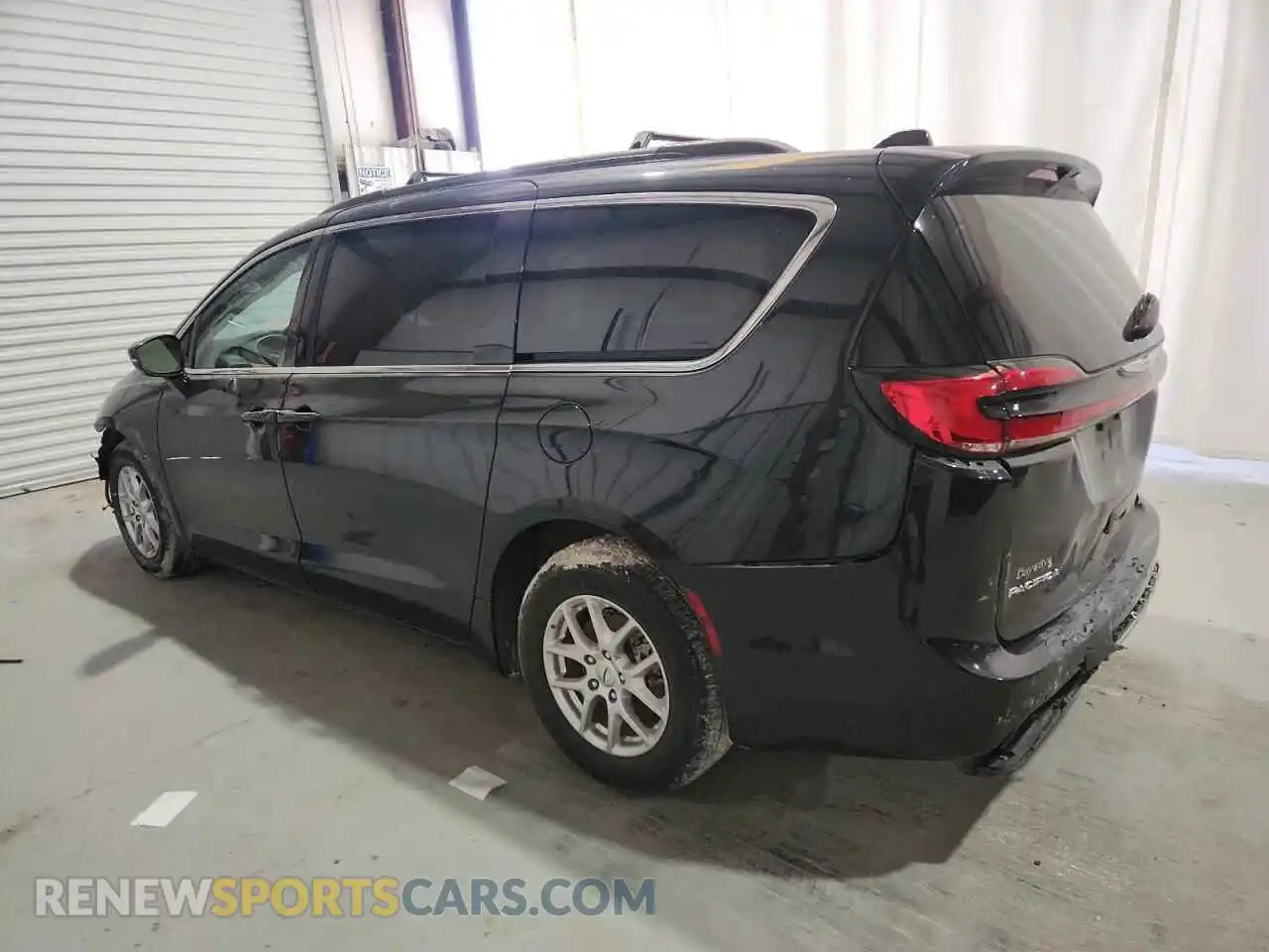 2 Photograph of a damaged car 2C4RC1BG1NR170007 CHRYSLER PACIFICA 2022