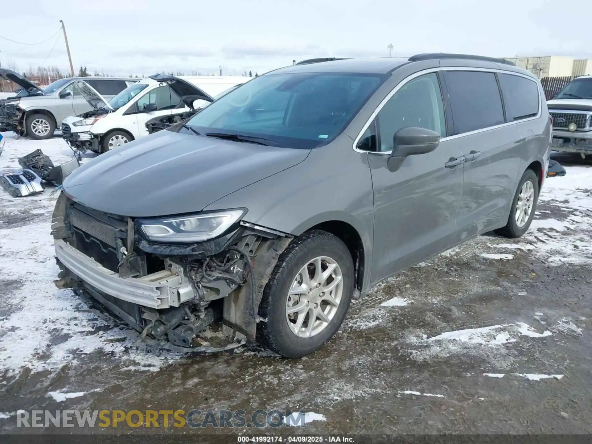 2 Photograph of a damaged car 2C4RC1BG1NR179368 CHRYSLER PACIFICA 2022