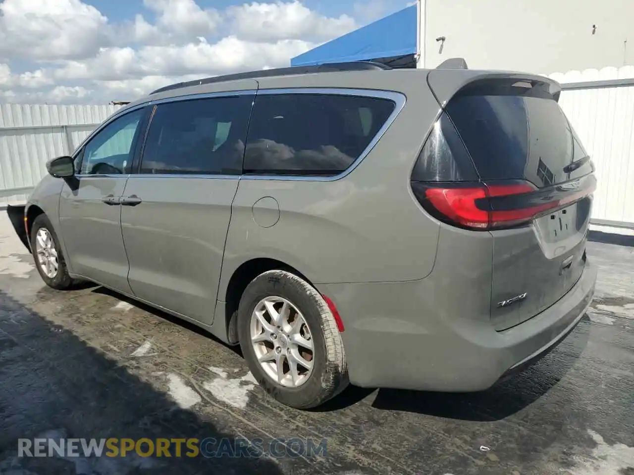 2 Photograph of a damaged car 2C4RC1BG1NR186112 CHRYSLER PACIFICA 2022