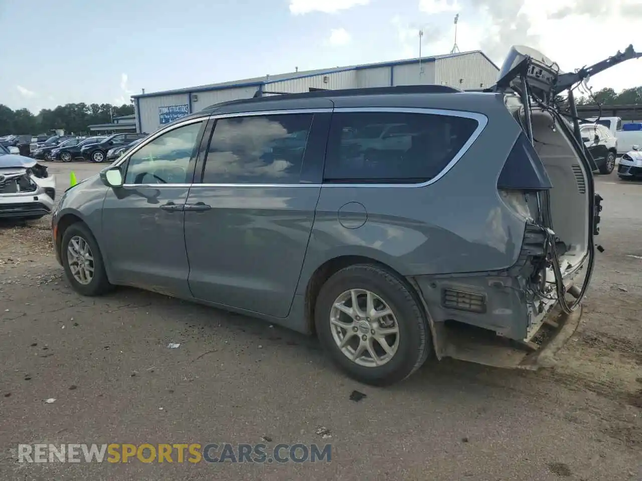2 Photograph of a damaged car 2C4RC1BG1NR186160 CHRYSLER PACIFICA 2022