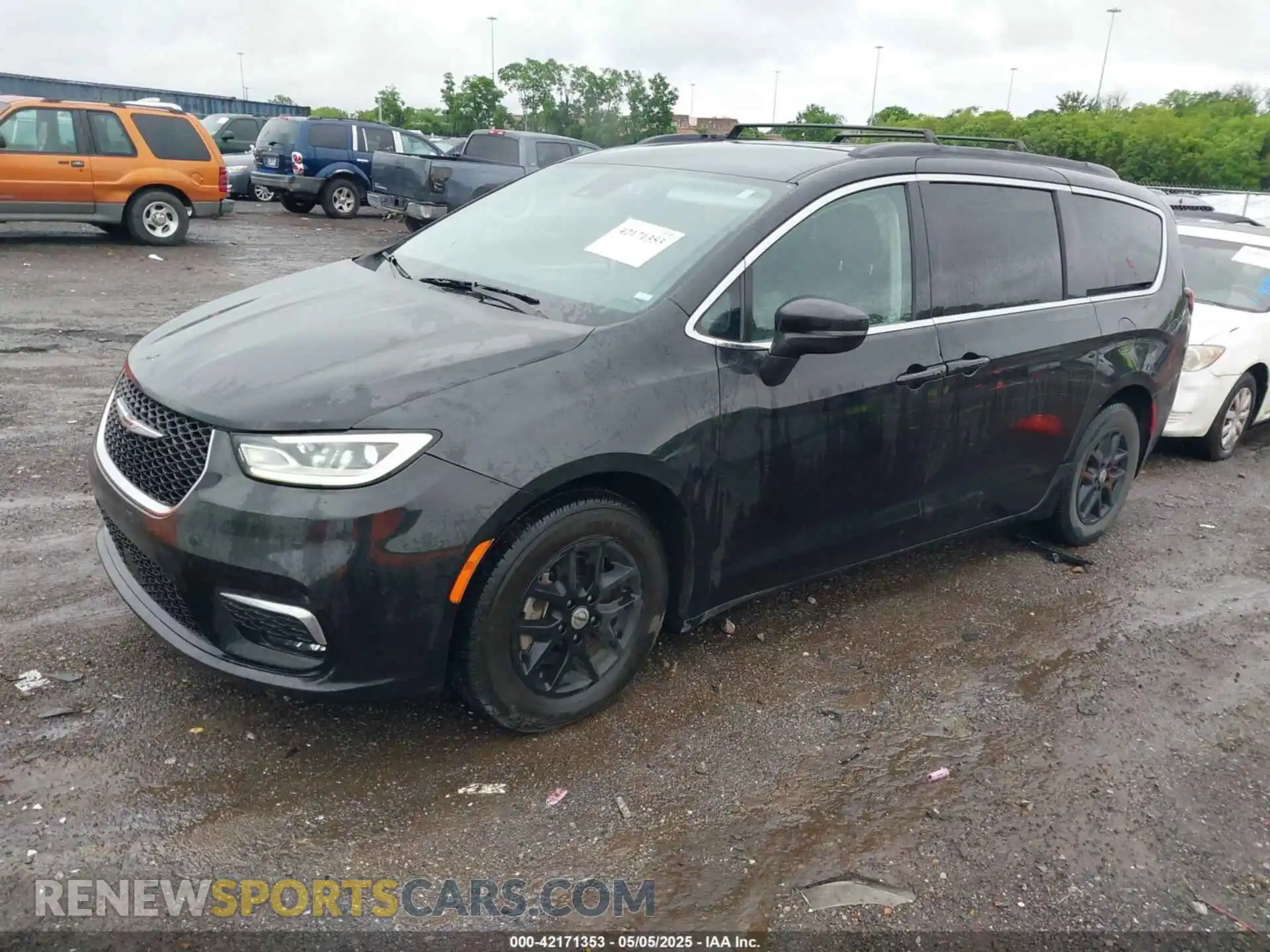 2 Photograph of a damaged car 2C4RC1BG2NR112388 CHRYSLER PACIFICA 2022