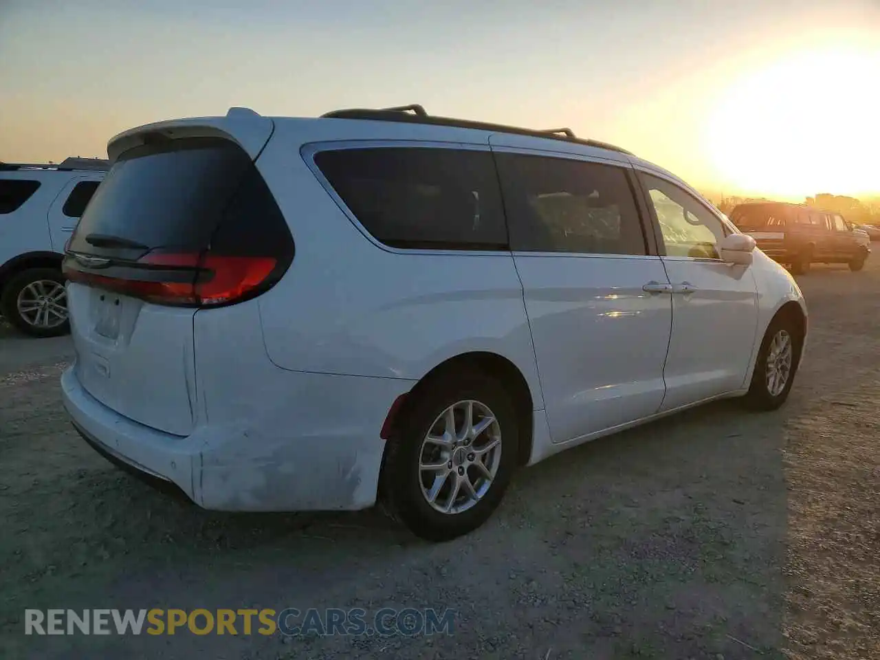 3 Photograph of a damaged car 2C4RC1BG2NR115615 CHRYSLER PACIFICA 2022