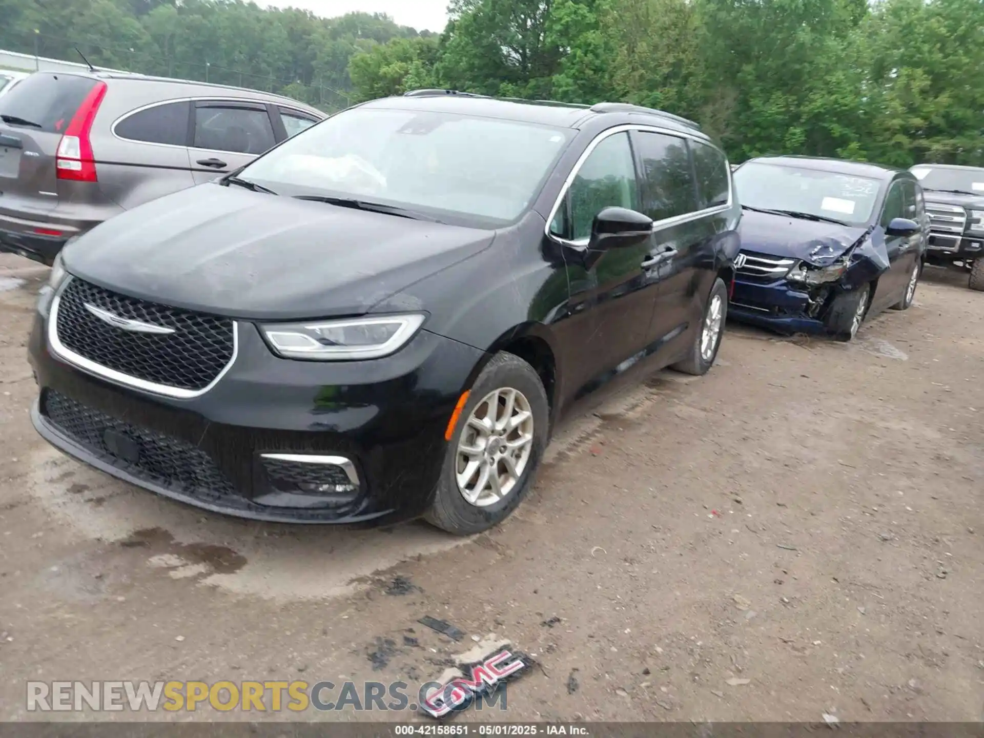 2 Photograph of a damaged car 2C4RC1BG3NR106311 CHRYSLER PACIFICA 2022
