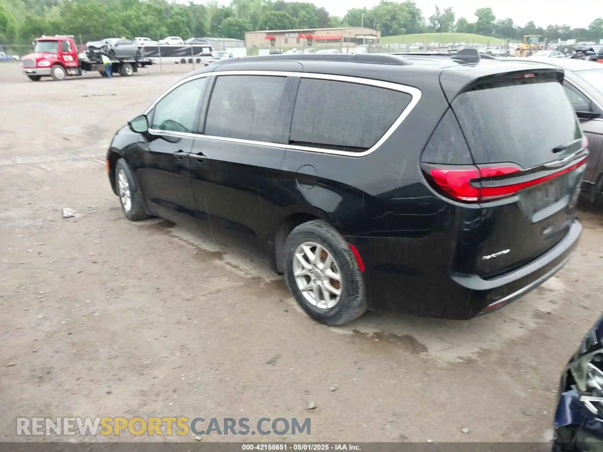 3 Photograph of a damaged car 2C4RC1BG3NR106311 CHRYSLER PACIFICA 2022