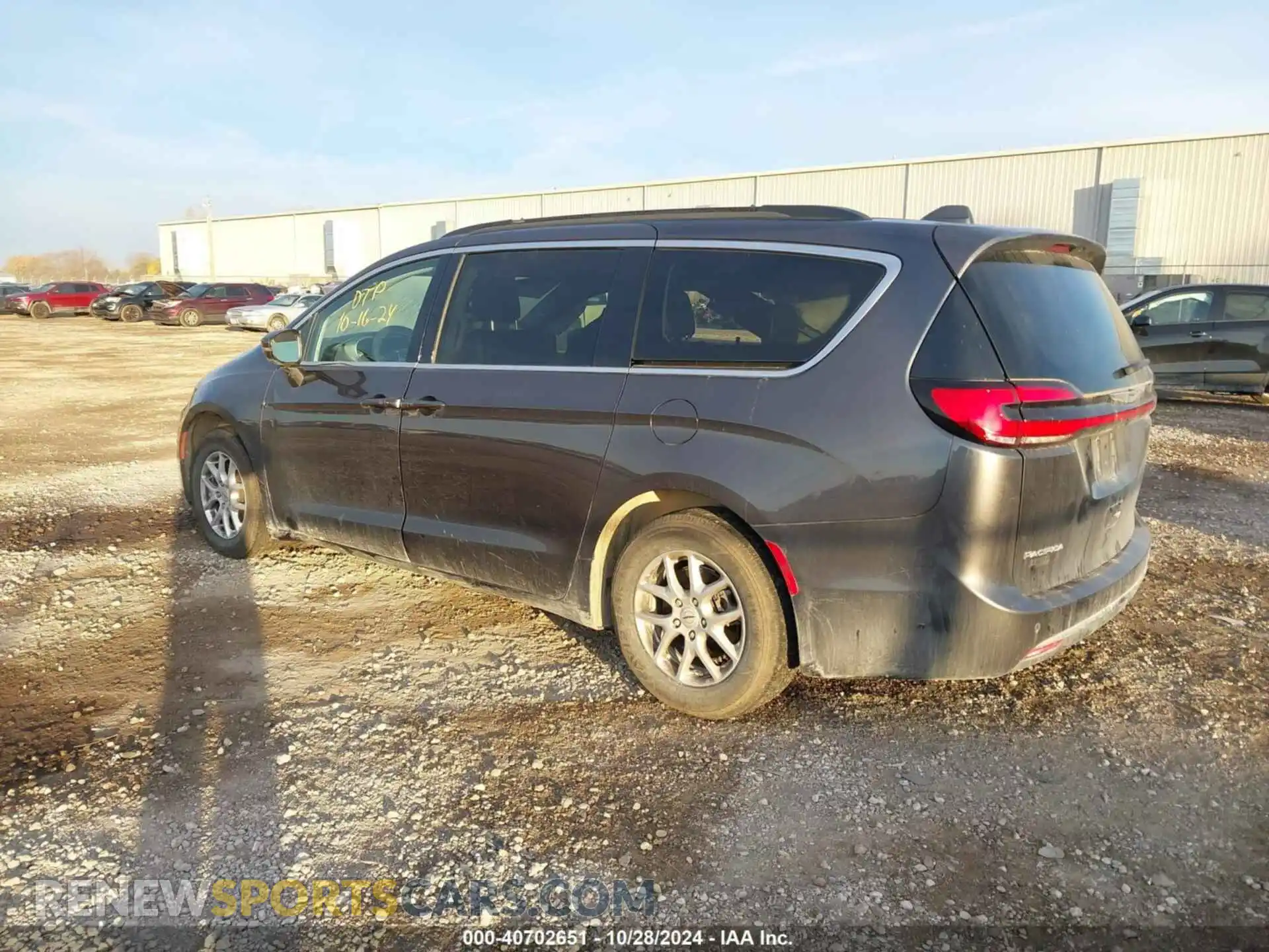 3 Photograph of a damaged car 2C4RC1BG3NR106566 CHRYSLER PACIFICA 2022