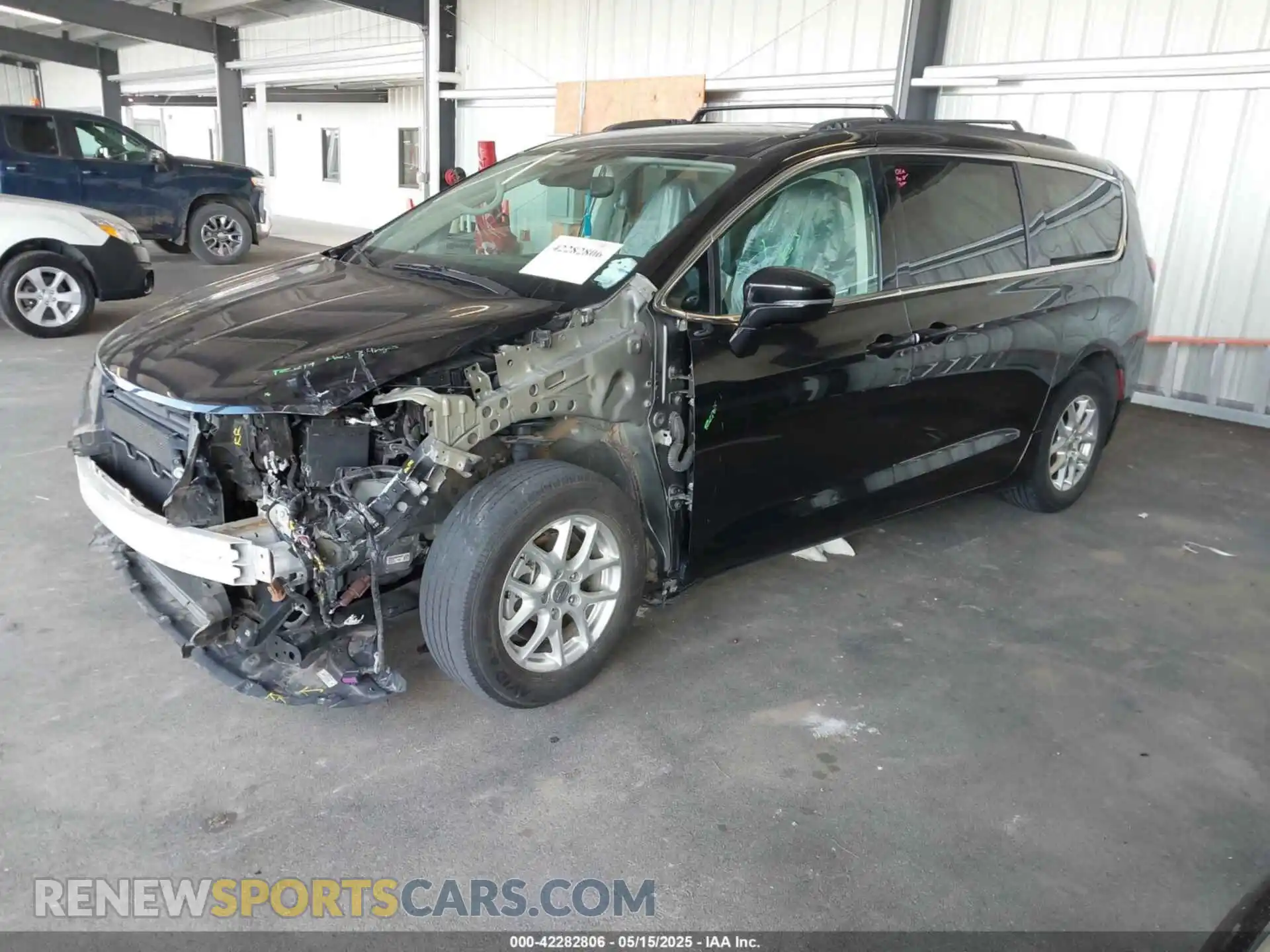 2 Photograph of a damaged car 2C4RC1BG3NR142192 CHRYSLER PACIFICA 2022