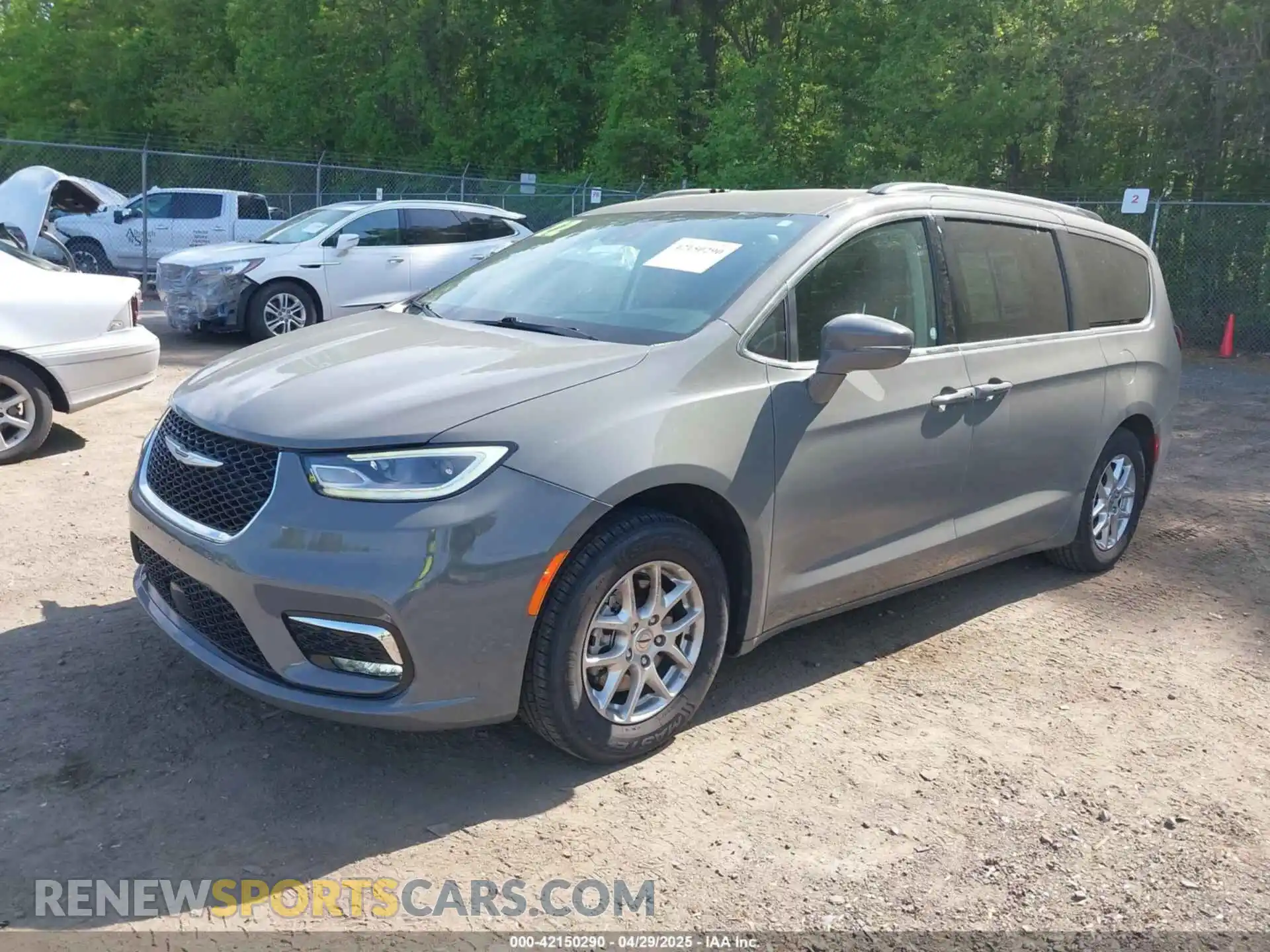 2 Photograph of a damaged car 2C4RC1BG3NR168565 CHRYSLER PACIFICA 2022
