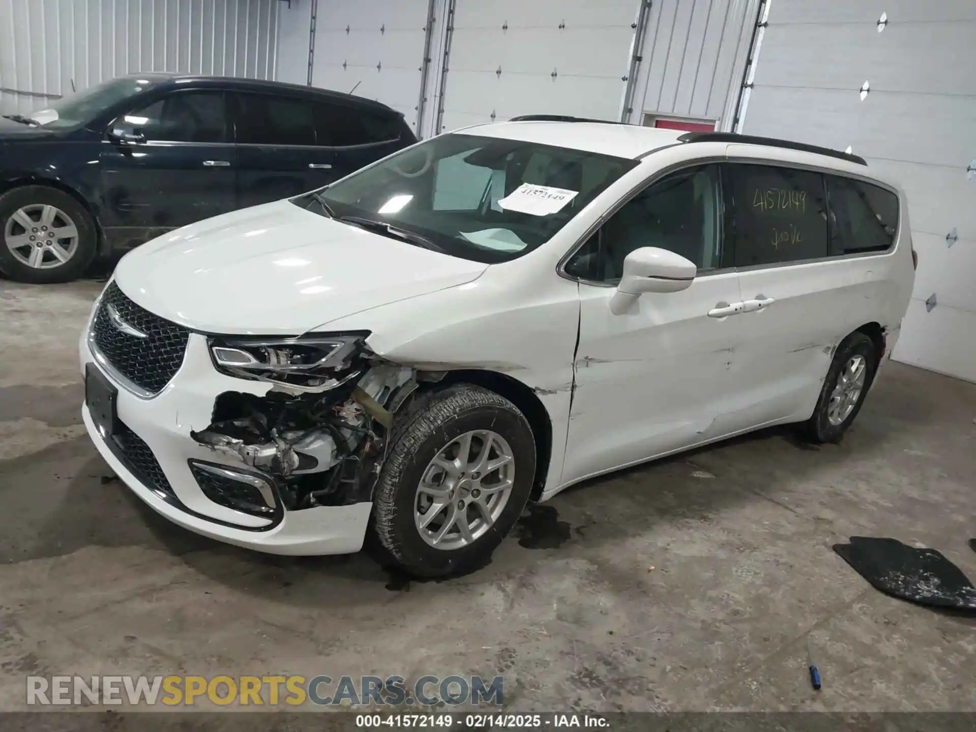 2 Photograph of a damaged car 2C4RC1BG3NR178111 CHRYSLER PACIFICA 2022