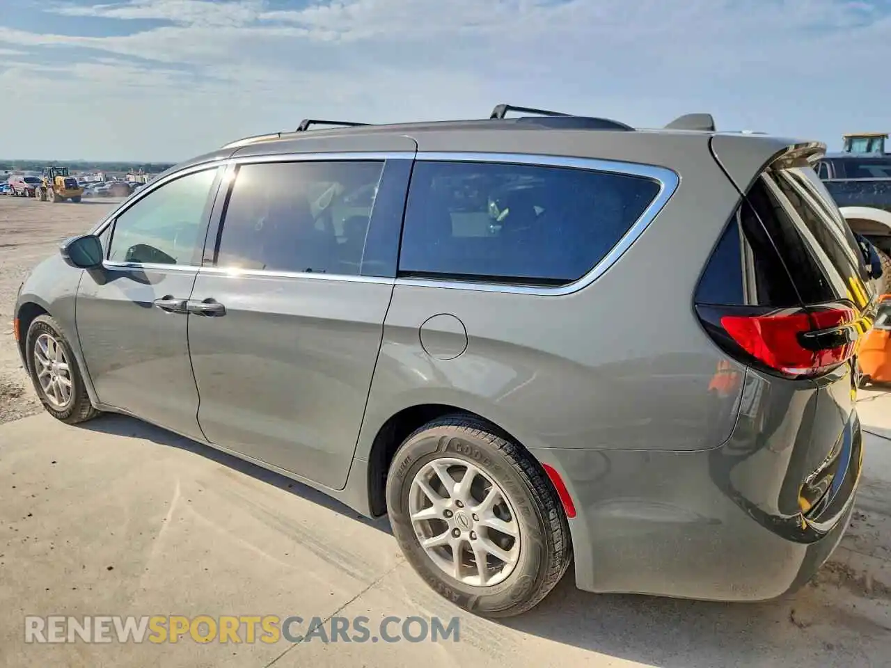 2 Photograph of a damaged car 2C4RC1BG4NR214646 CHRYSLER PACIFICA 2022