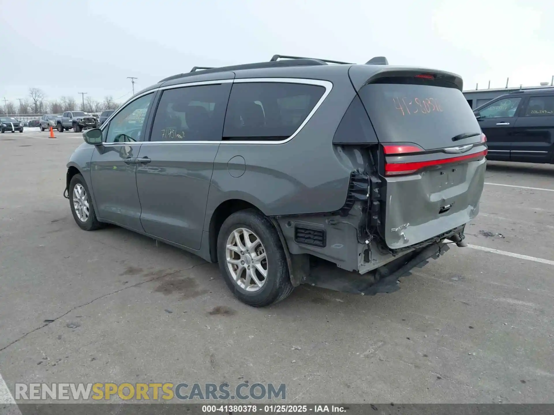 3 Photograph of a damaged car 2C4RC1BG5NR111378 CHRYSLER PACIFICA 2022