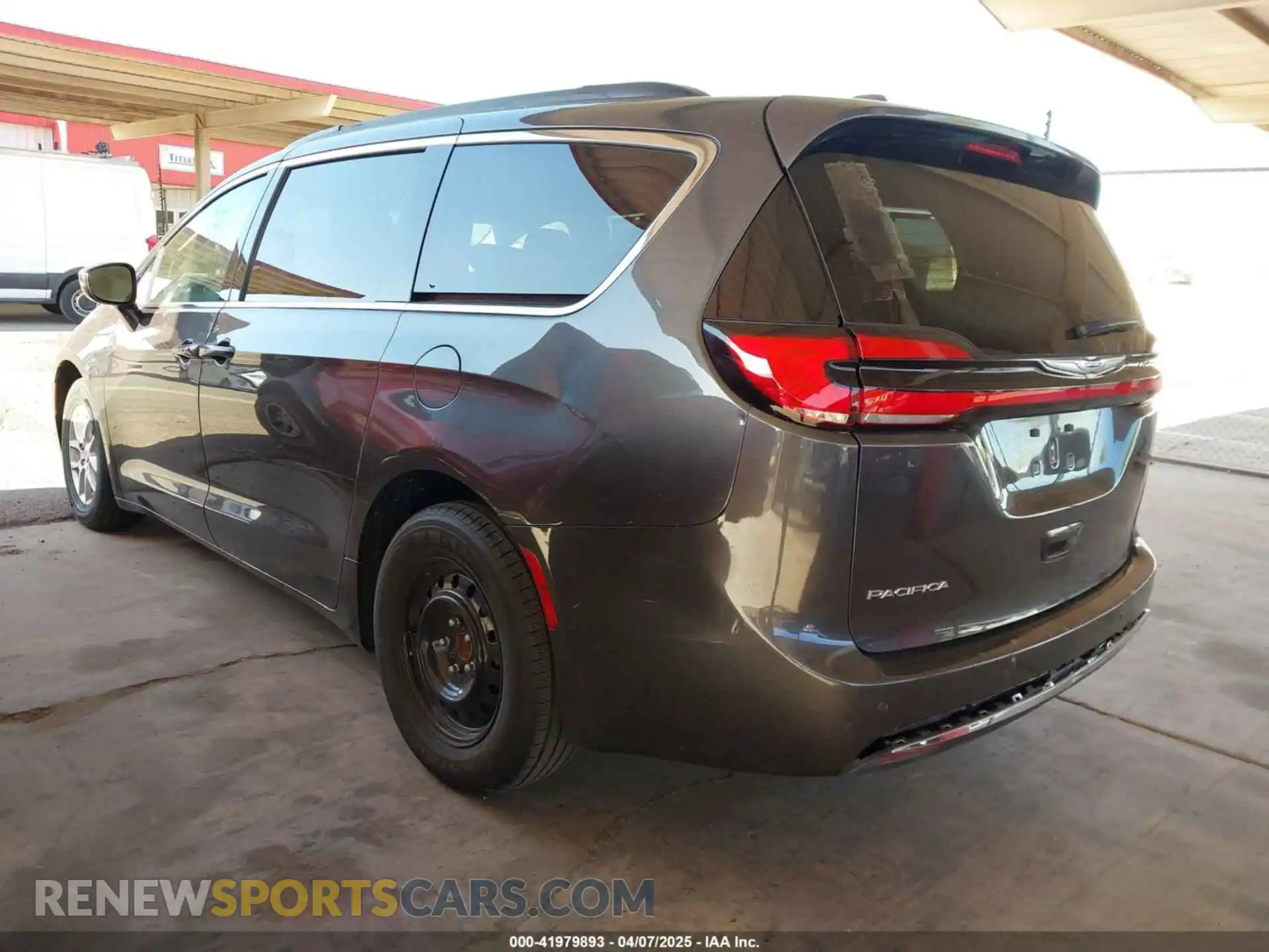 3 Photograph of a damaged car 2C4RC1BG5NR111428 CHRYSLER PACIFICA 2022