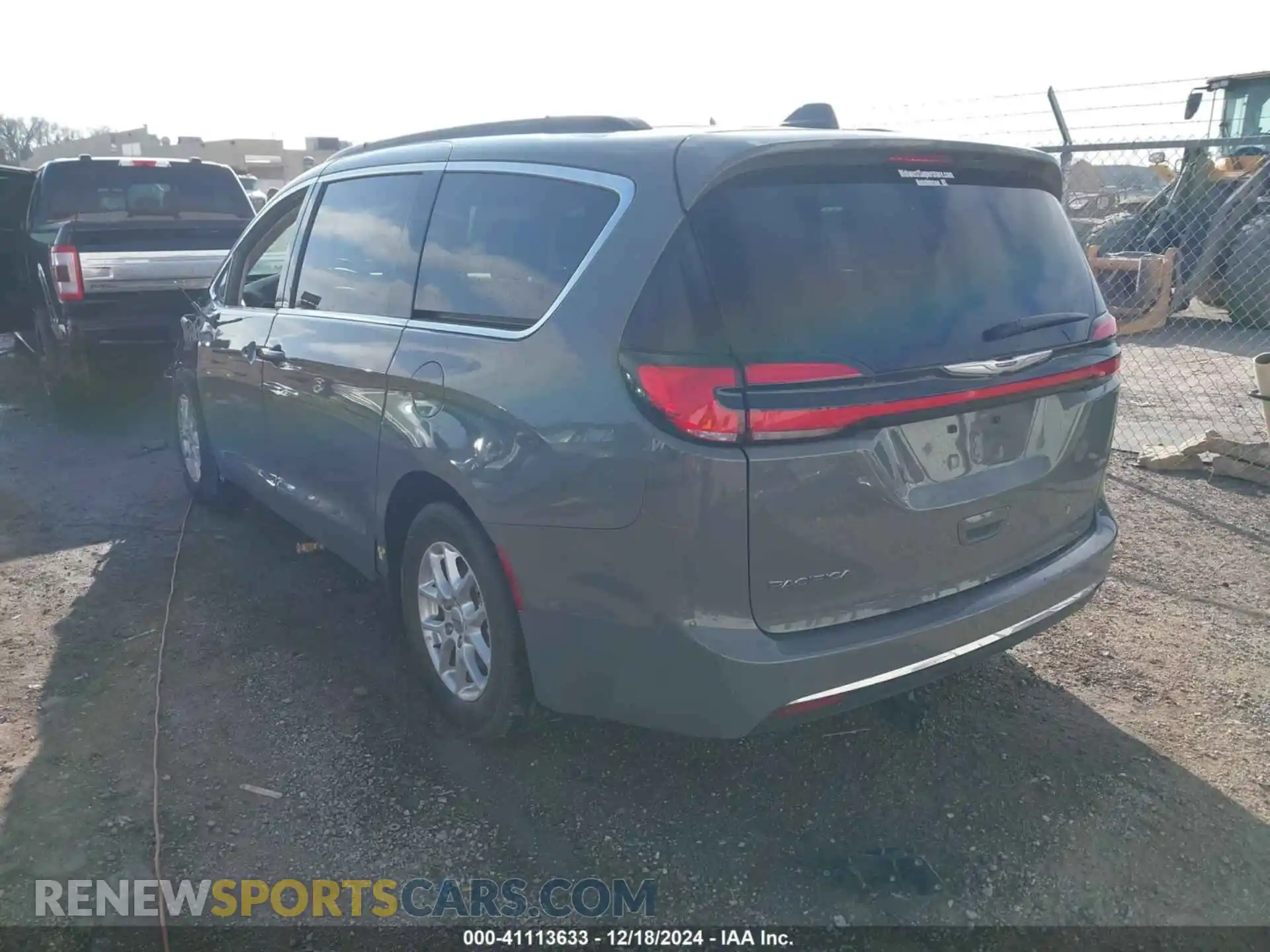 3 Photograph of a damaged car 2C4RC1BG5NR113843 CHRYSLER PACIFICA 2022