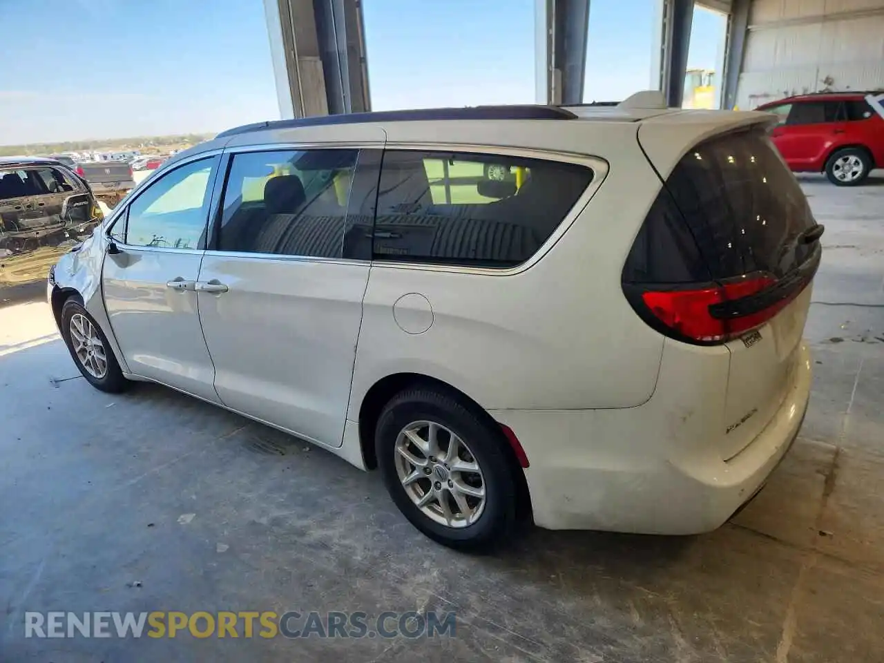 2 Photograph of a damaged car 2C4RC1BG5NR113941 CHRYSLER PACIFICA 2022