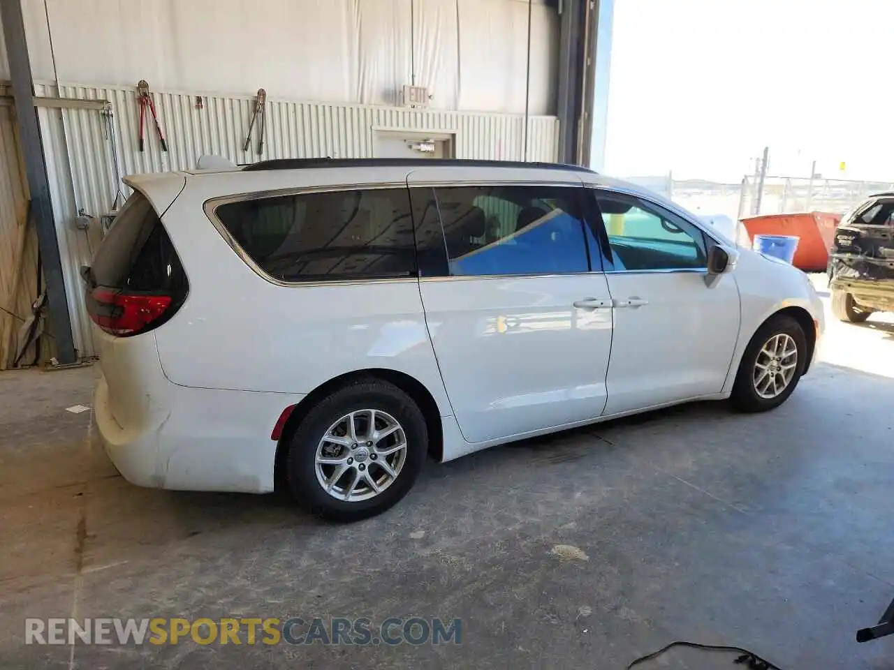 3 Photograph of a damaged car 2C4RC1BG5NR113941 CHRYSLER PACIFICA 2022