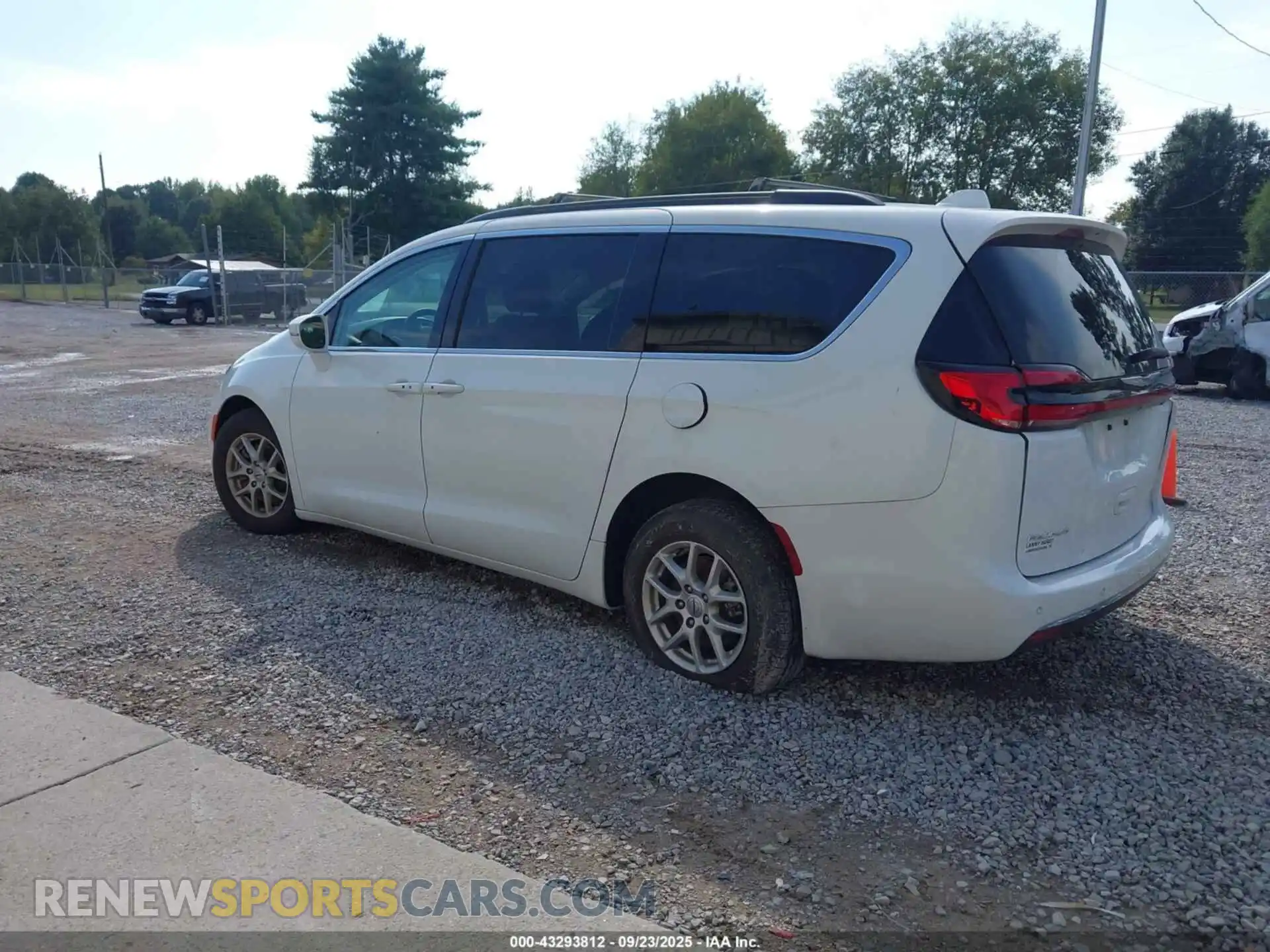 3 Photograph of a damaged car 2C4RC1BG5NR140587 CHRYSLER PACIFICA 2022
