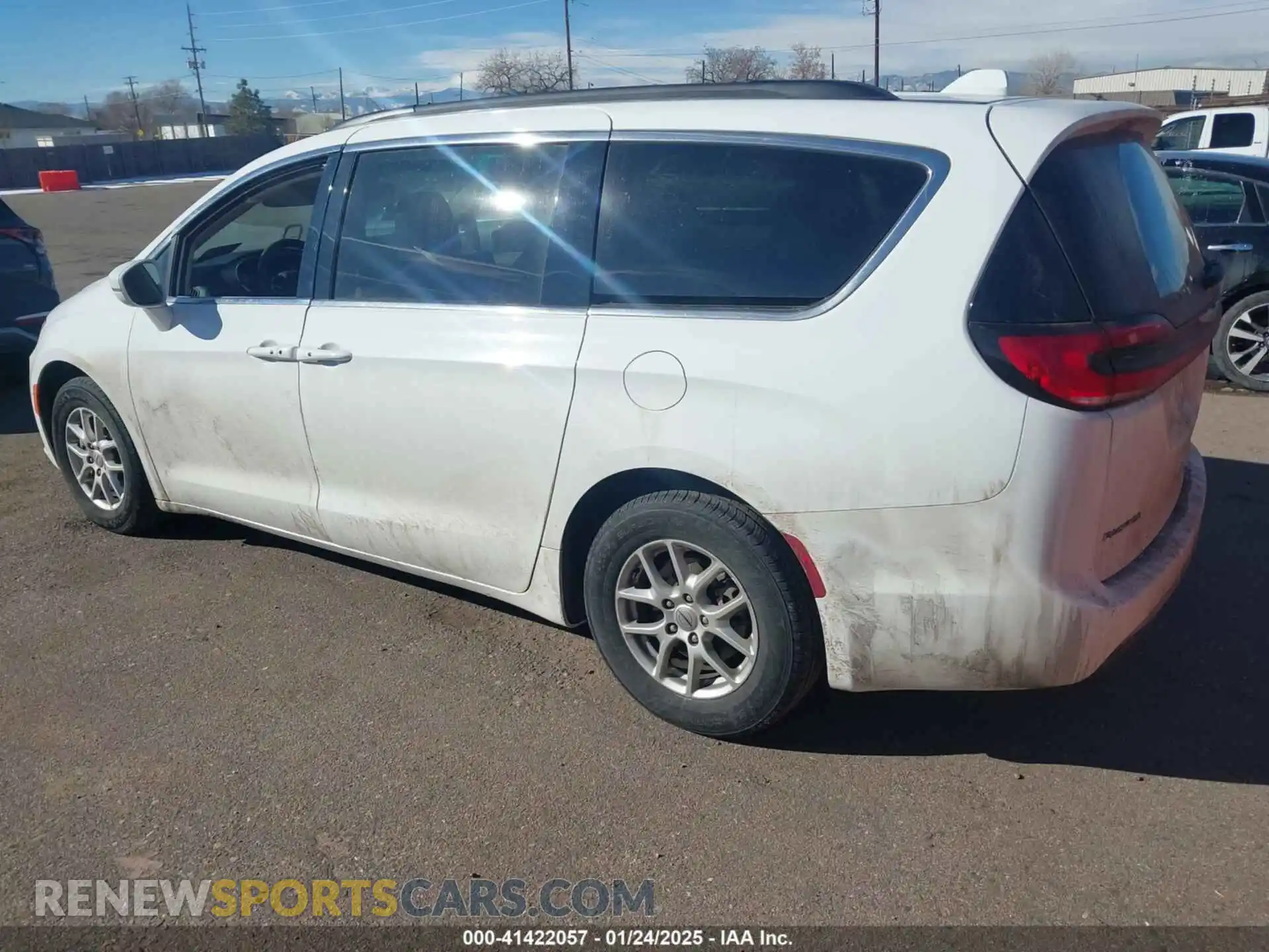 3 Photograph of a damaged car 2C4RC1BG5NR170186 CHRYSLER PACIFICA 2022