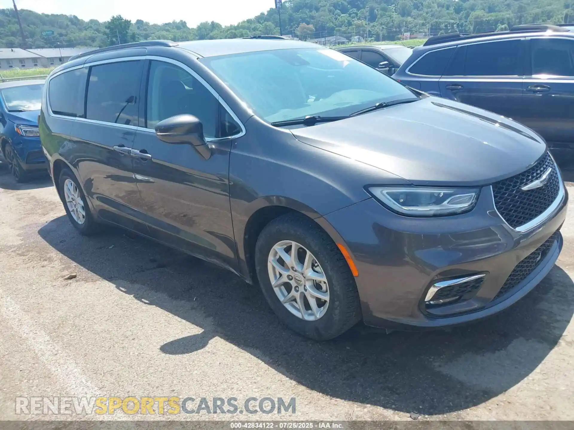 1 Photograph of a damaged car 2C4RC1BG6NR136810 CHRYSLER PACIFICA 2022
