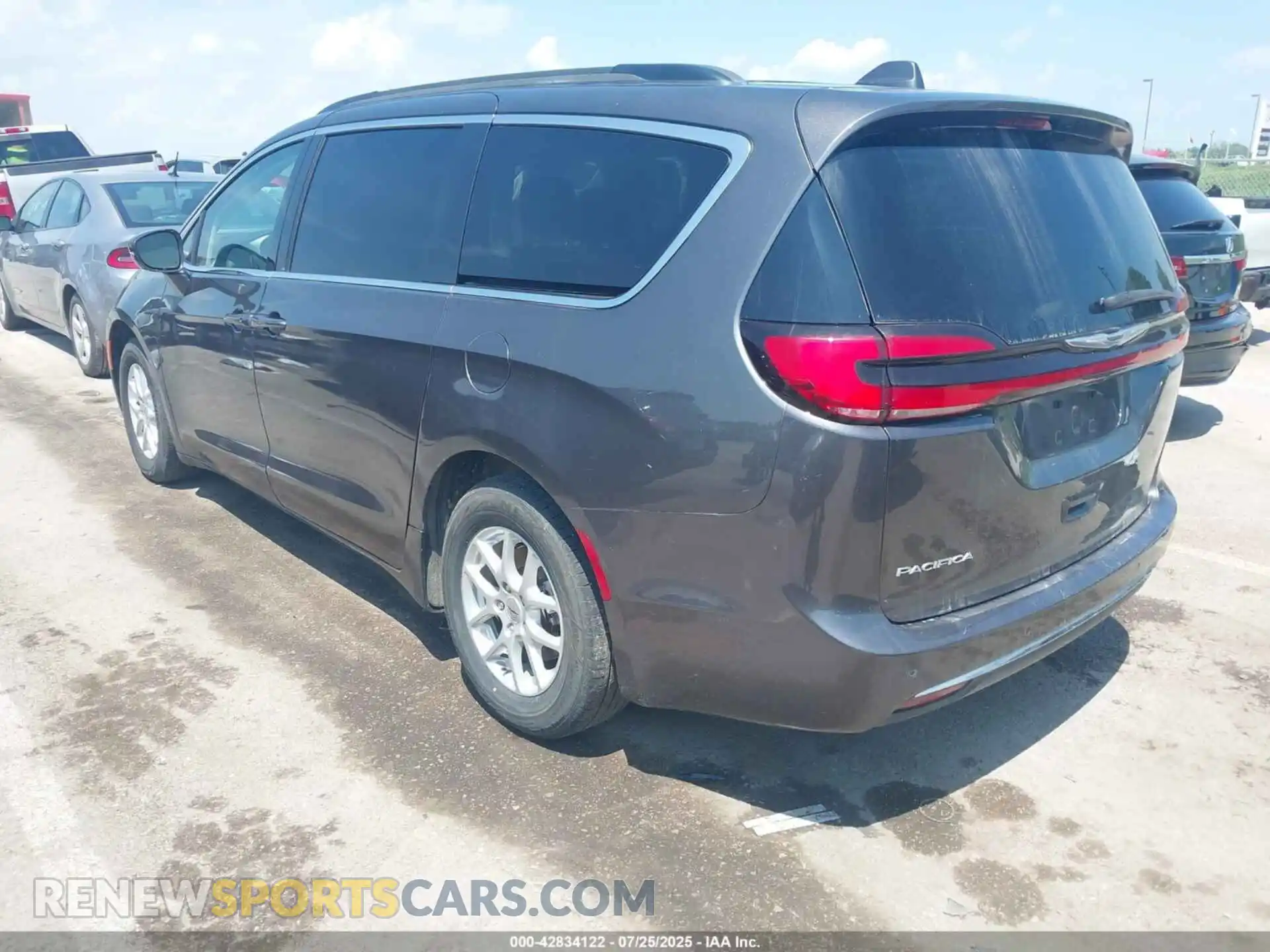 3 Photograph of a damaged car 2C4RC1BG6NR136810 CHRYSLER PACIFICA 2022