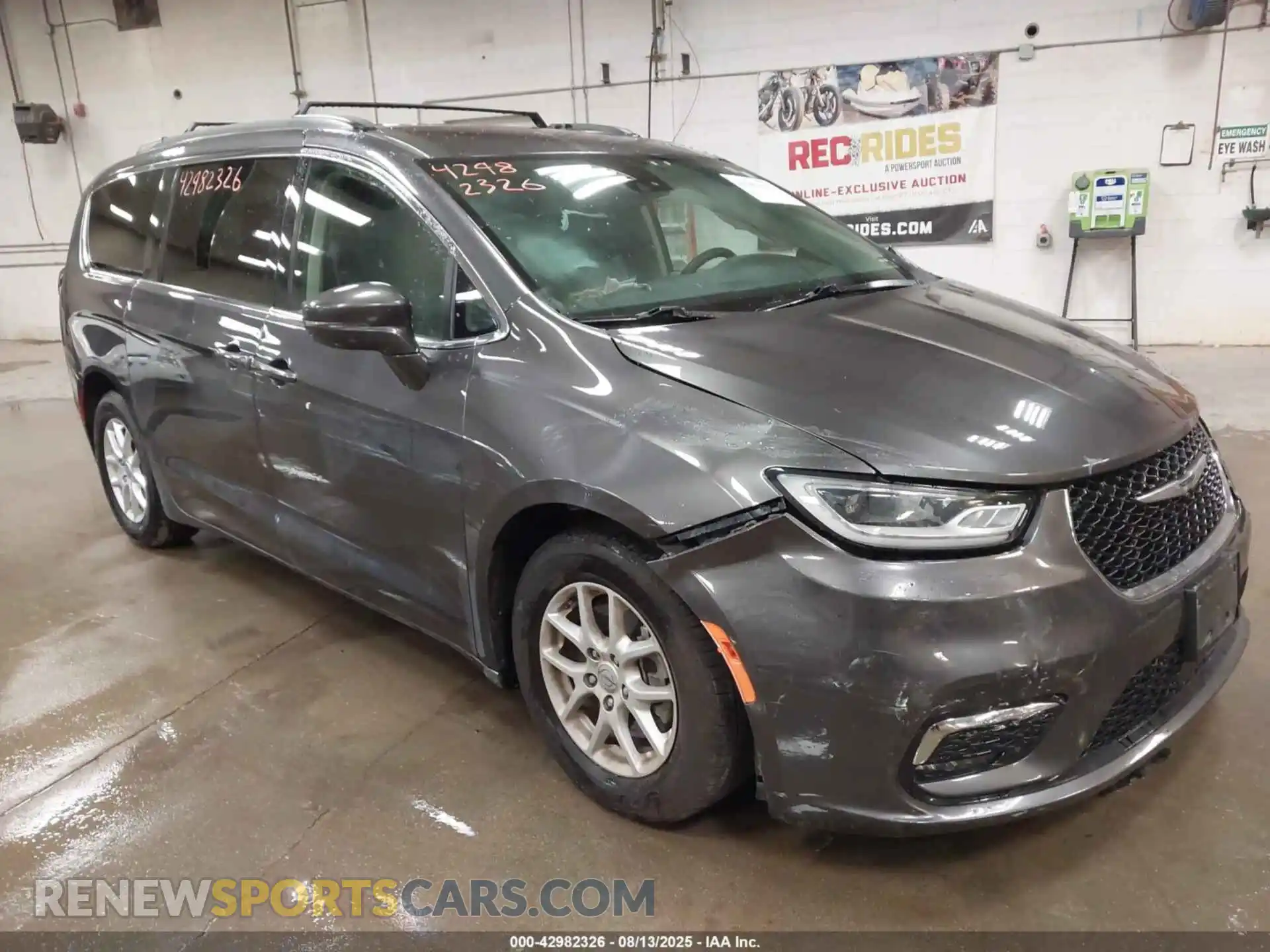 1 Photograph of a damaged car 2C4RC1BG7NR133267 CHRYSLER PACIFICA 2022