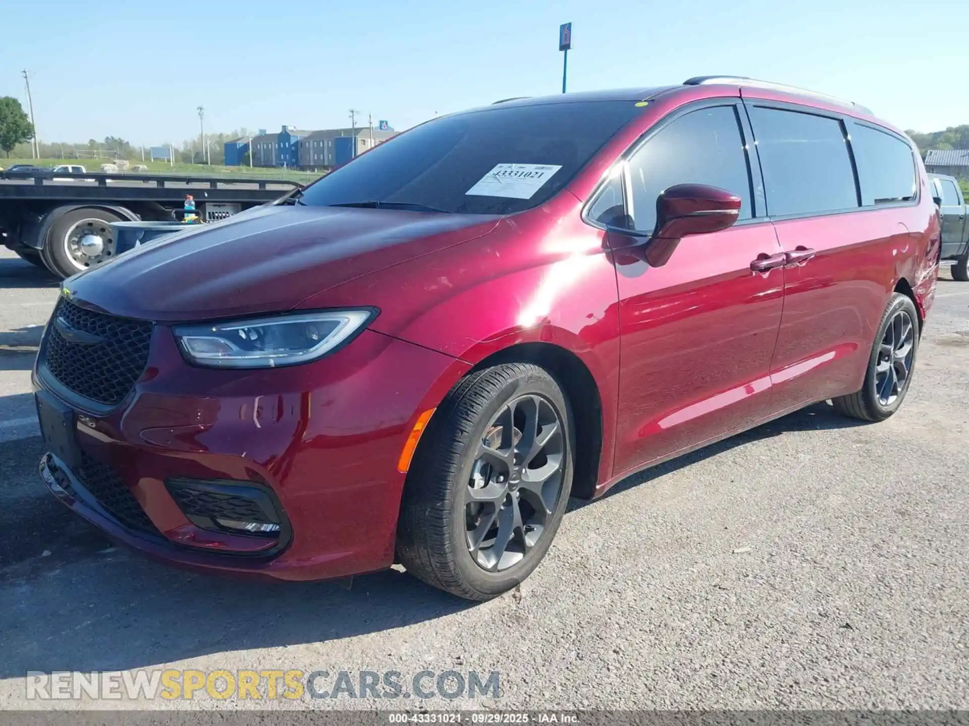 2 Photograph of a damaged car 2C4RC1BG7NR140204 CHRYSLER PACIFICA 2022