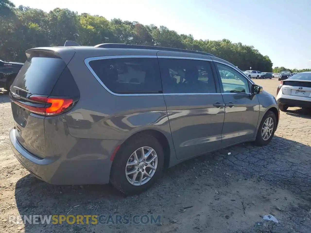 3 Photograph of a damaged car 2C4RC1BG7NR168343 CHRYSLER PACIFICA 2022