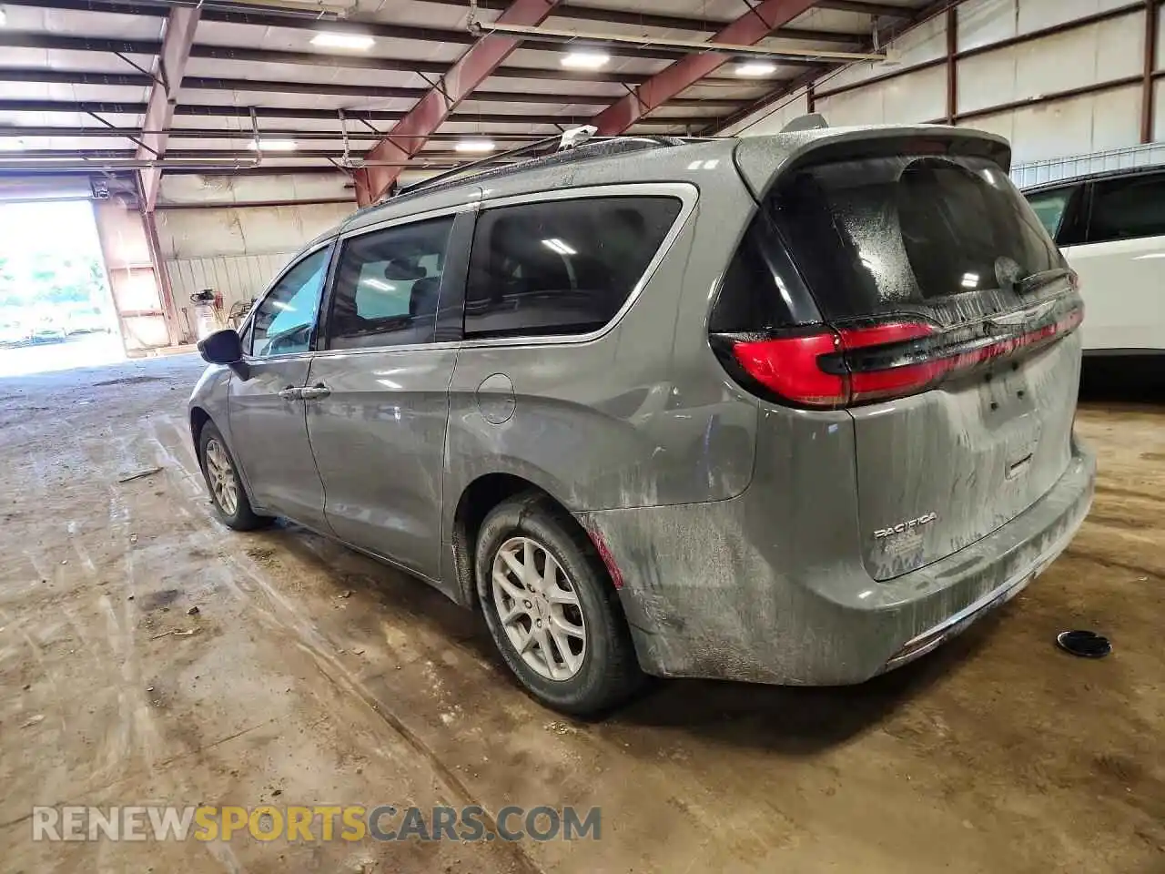 2 Photograph of a damaged car 2C4RC1BG7NR198782 CHRYSLER PACIFICA 2022