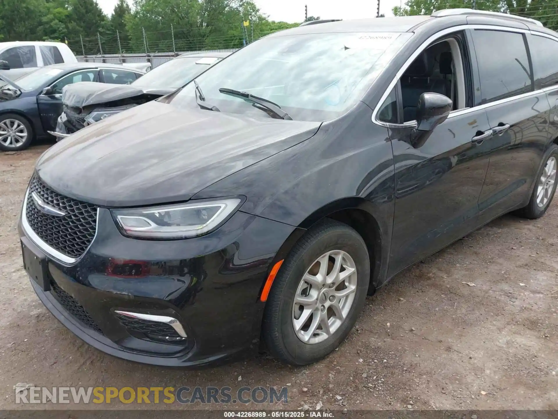 2 Photograph of a damaged car 2C4RC1BG8NR168514 CHRYSLER PACIFICA 2022