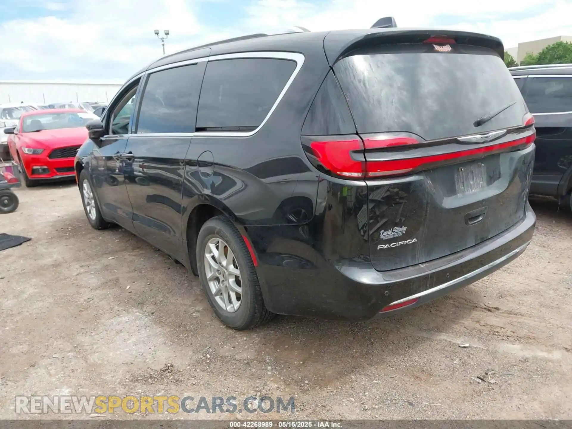 3 Photograph of a damaged car 2C4RC1BG8NR168514 CHRYSLER PACIFICA 2022