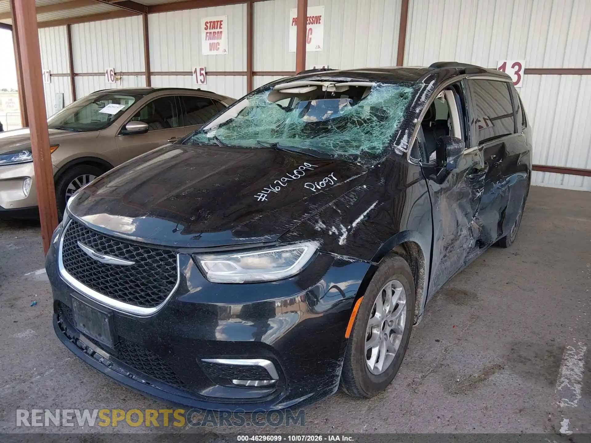 2 Photograph of a damaged car 2C4RC1BG8NR191226 CHRYSLER PACIFICA 2022