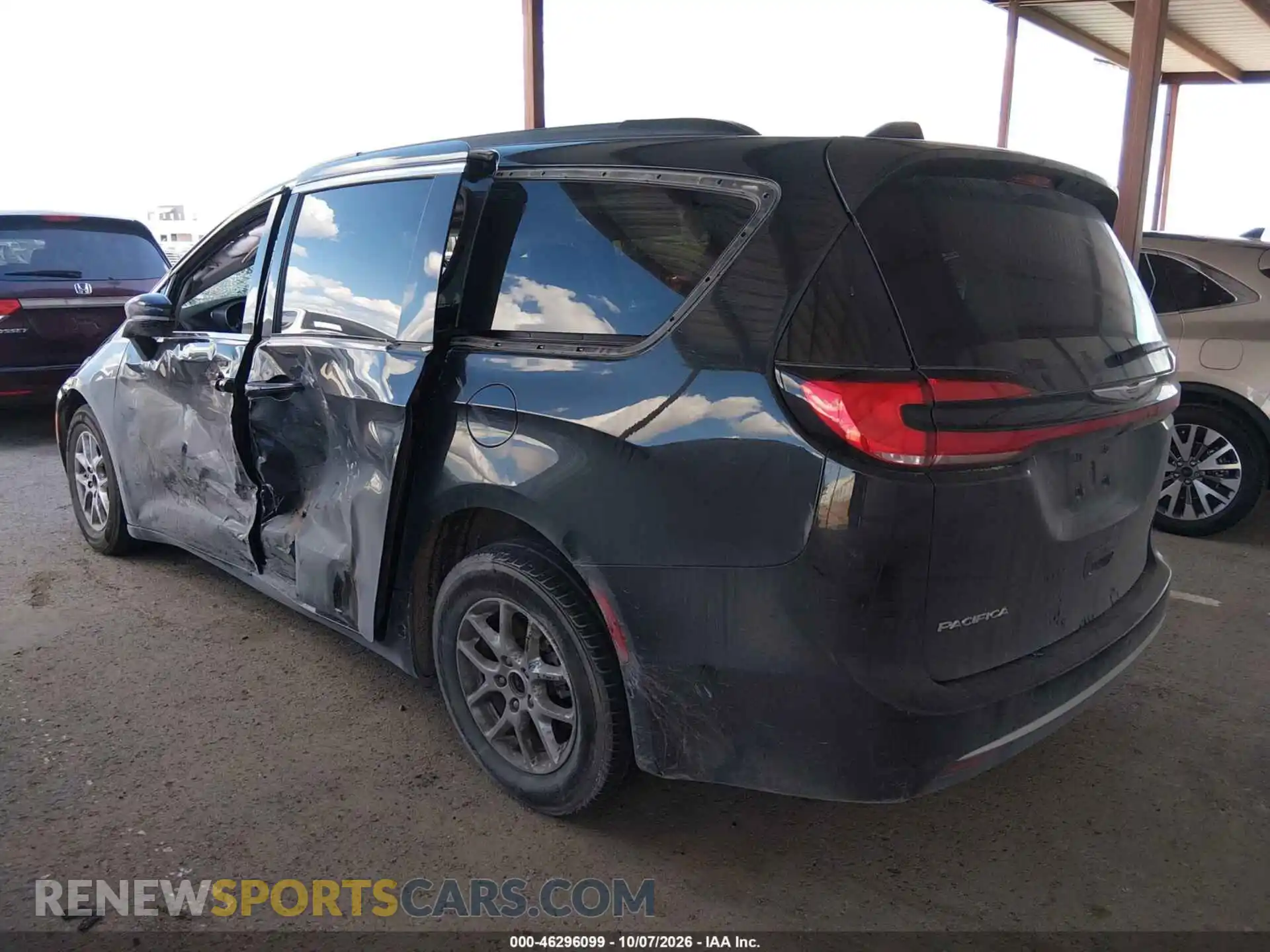 3 Photograph of a damaged car 2C4RC1BG8NR191226 CHRYSLER PACIFICA 2022